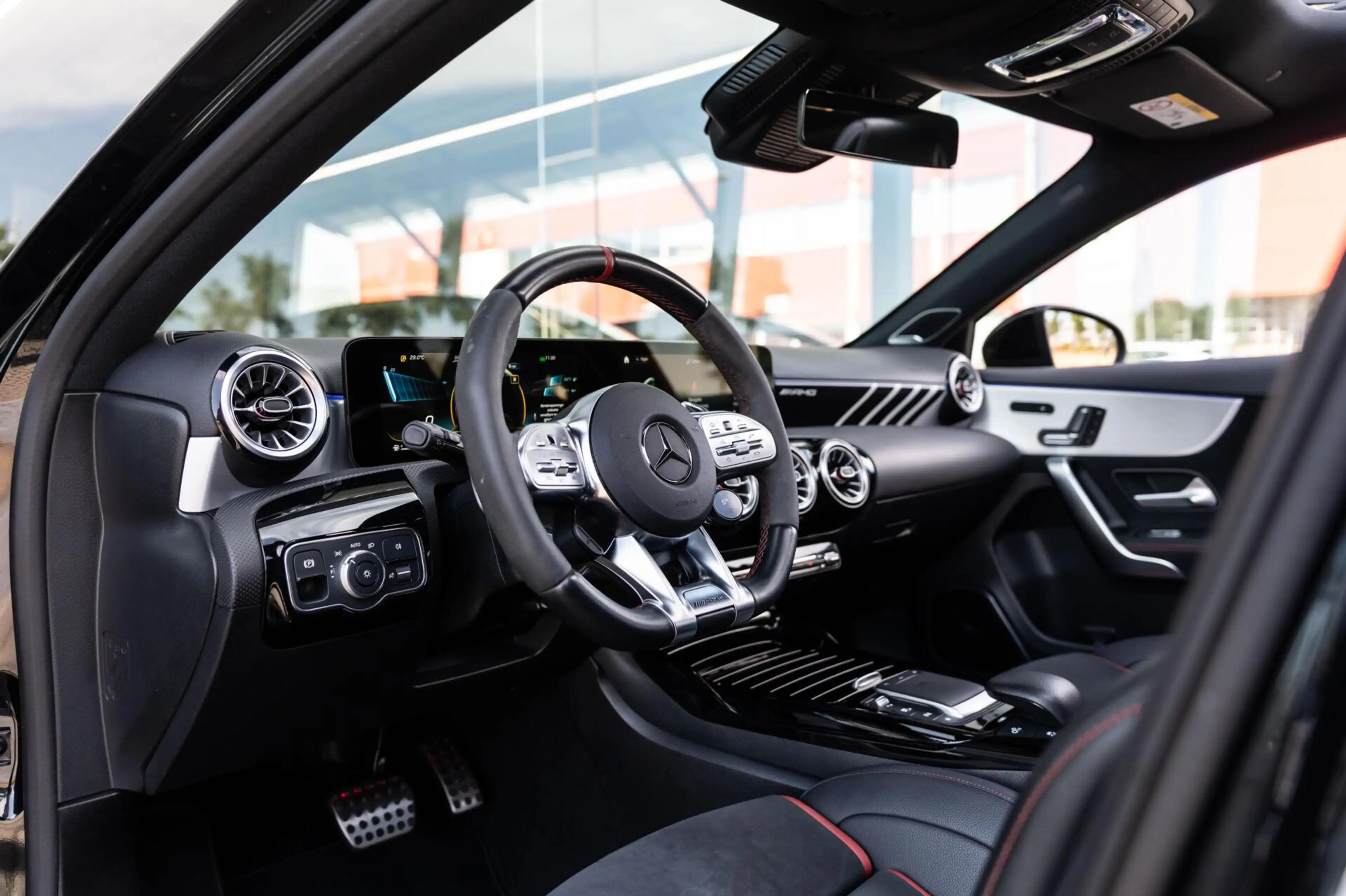 Mercedes-Benz A 45 AMG S 4MATIC+ Schaalstoelen Pano 360 — photo 18