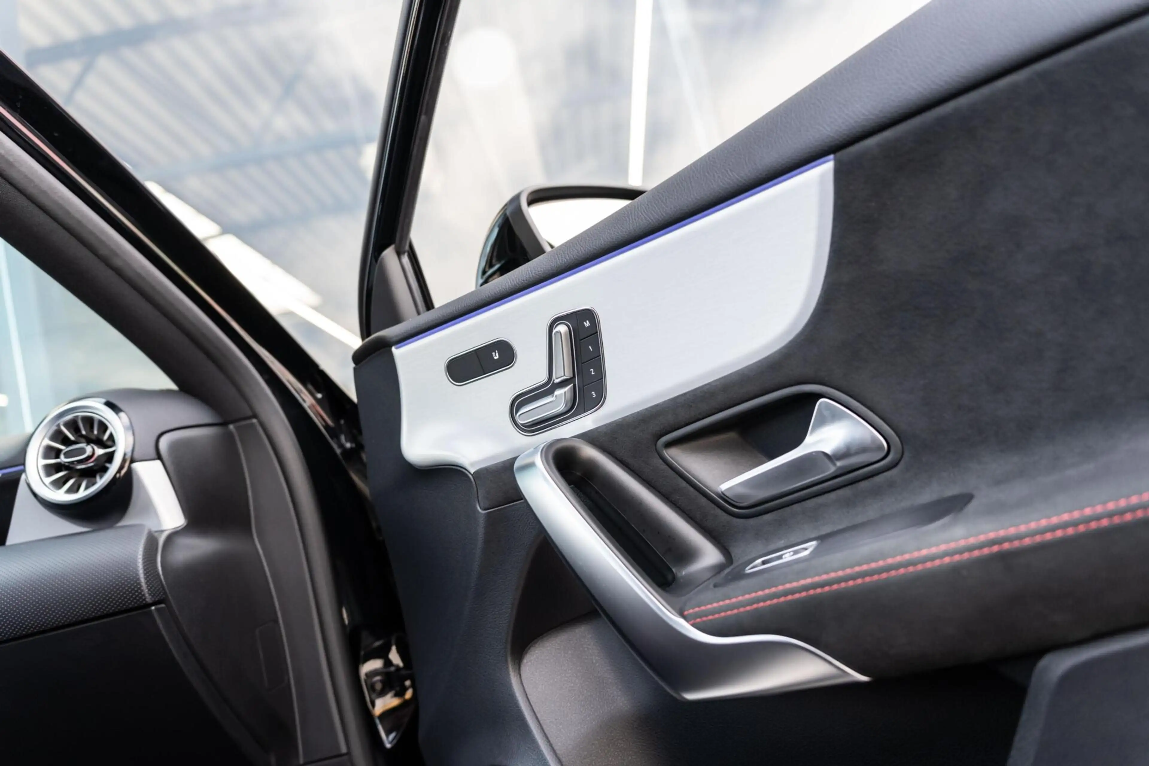 Mercedes-Benz A 45 AMG S 4MATIC+ Schaalstoelen Pano 360 — photo 35