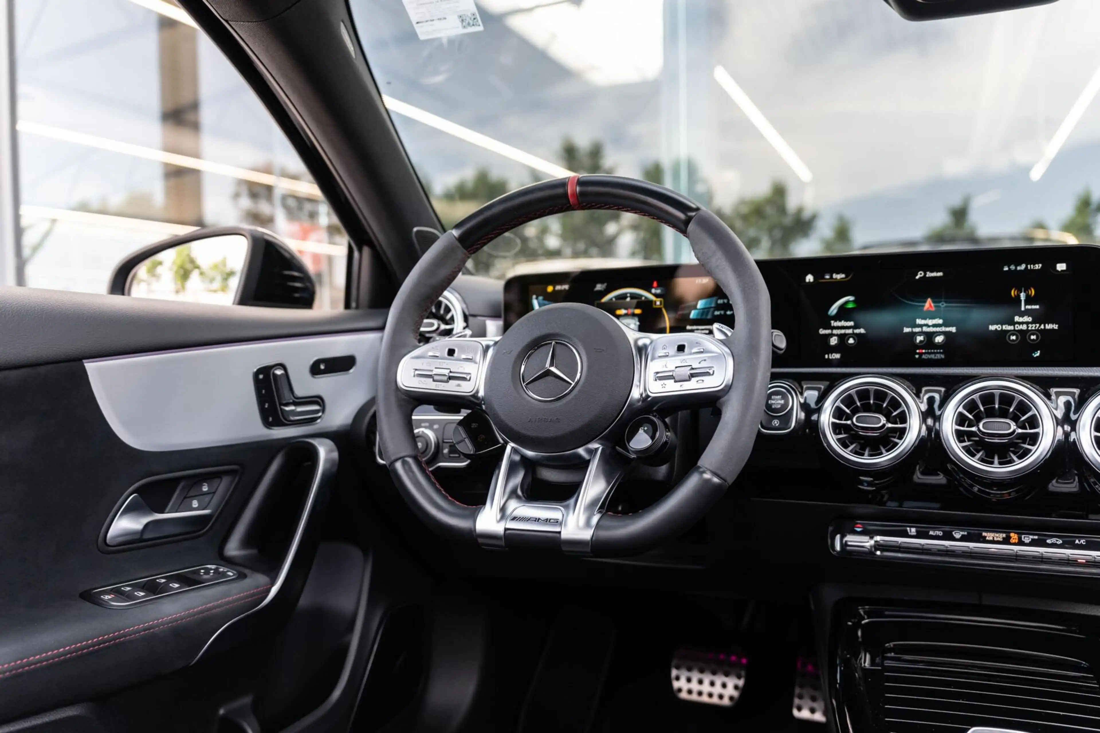 Mercedes-Benz A 45 AMG S 4MATIC+ Schaalstoelen Pano 360 — photo 17