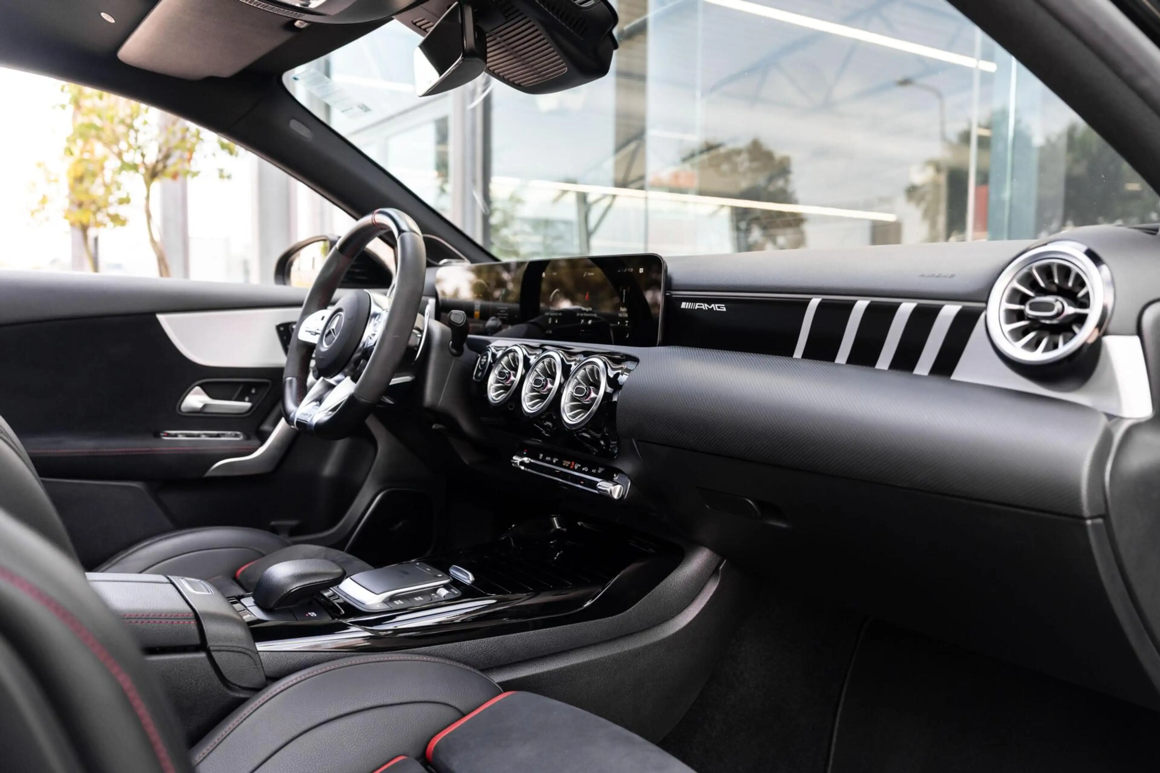 Mercedes-Benz A 45 AMG S 4MATIC+ Schaalstoelen Pano 360 — photo 23