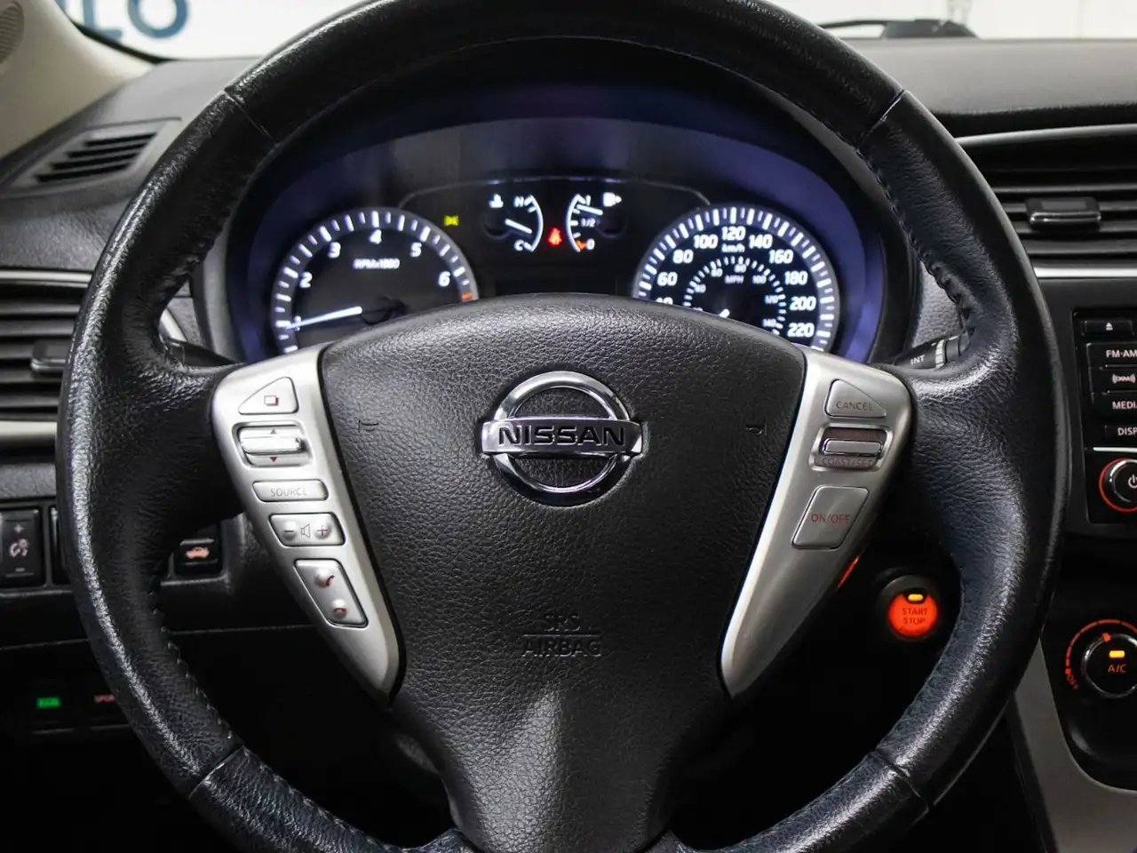Nissan Sentra fotografie Nissan Sentra