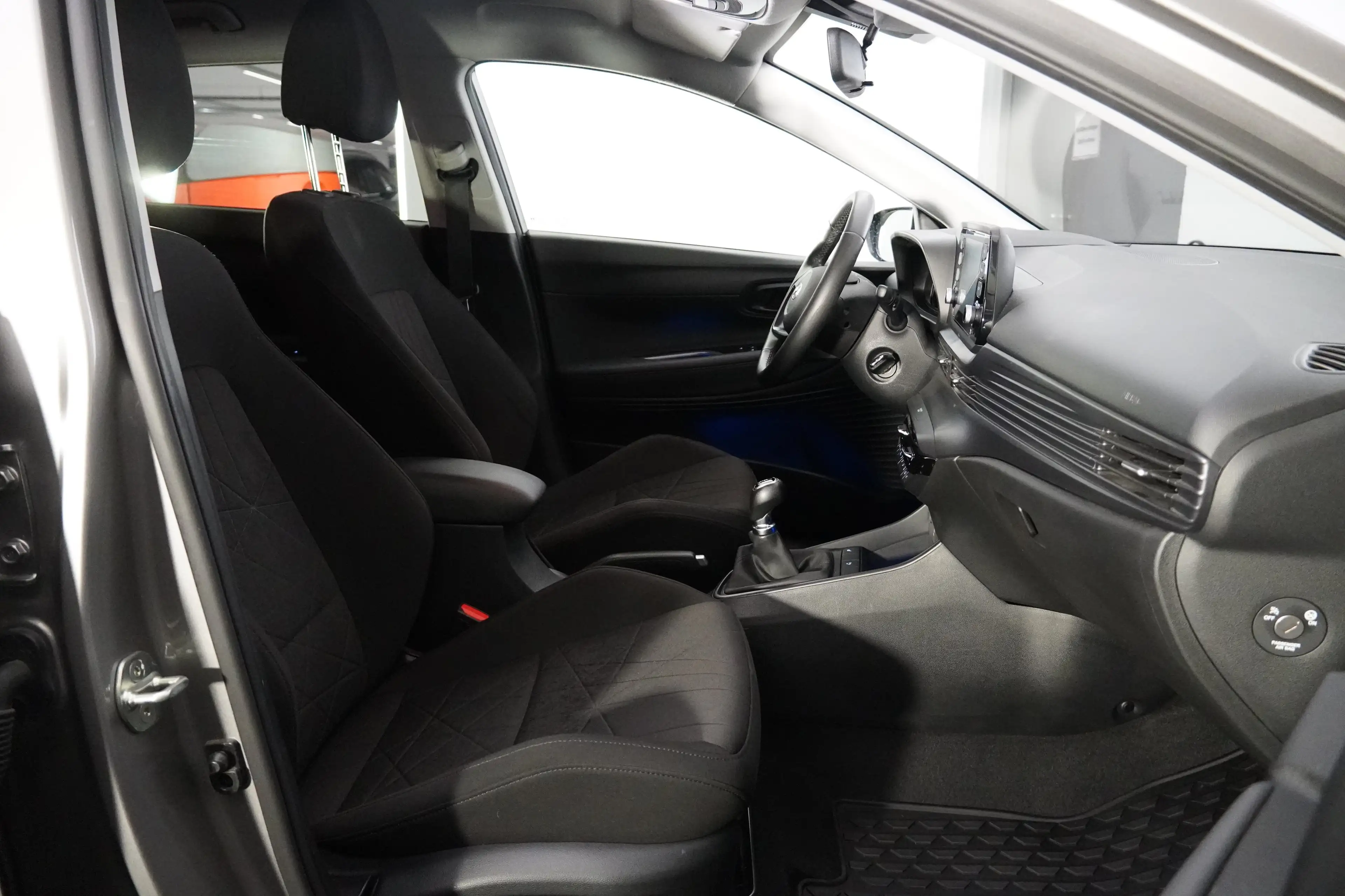 Hyundai BAYON 1,2 MPI i-Line Plus — photo 5