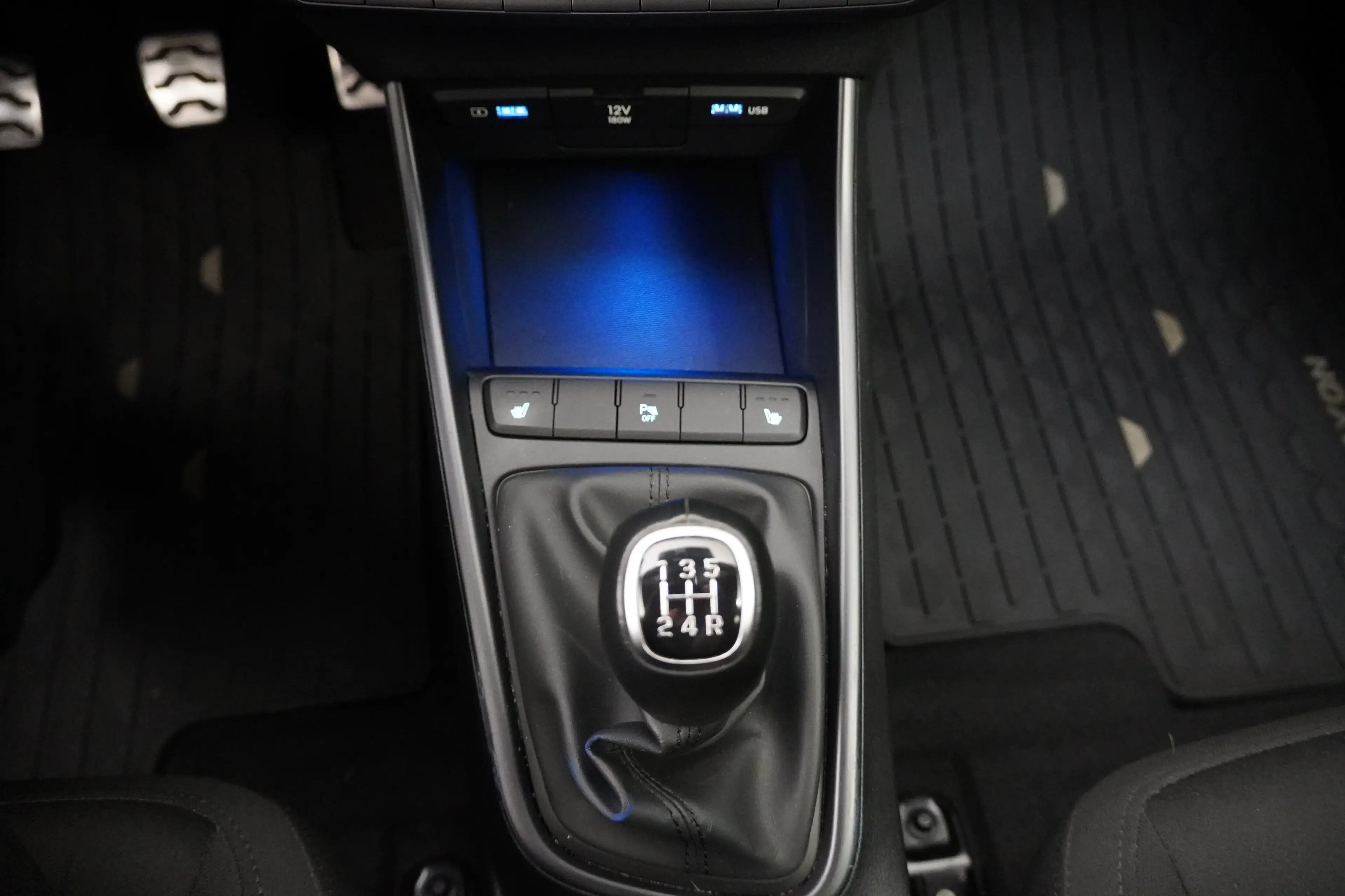 Hyundai BAYON 1,2 MPI i-Line Plus — photo 17