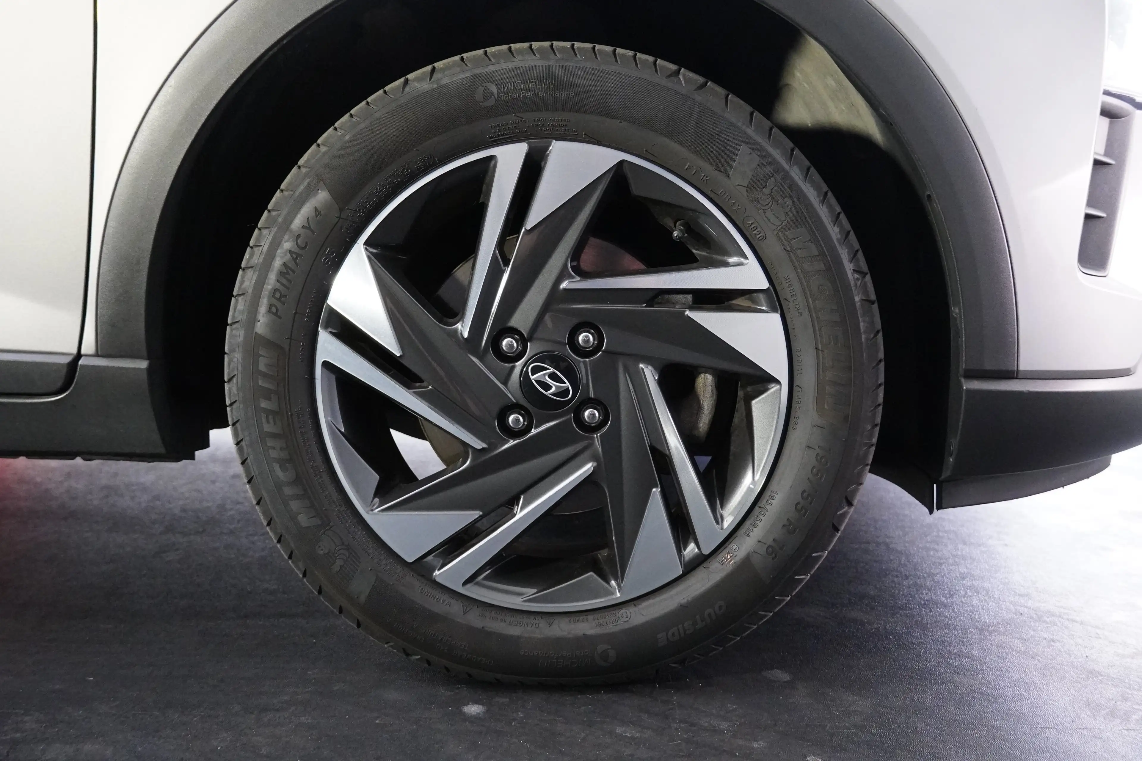 Hyundai BAYON 1,2 MPI i-Line Plus — photo 20