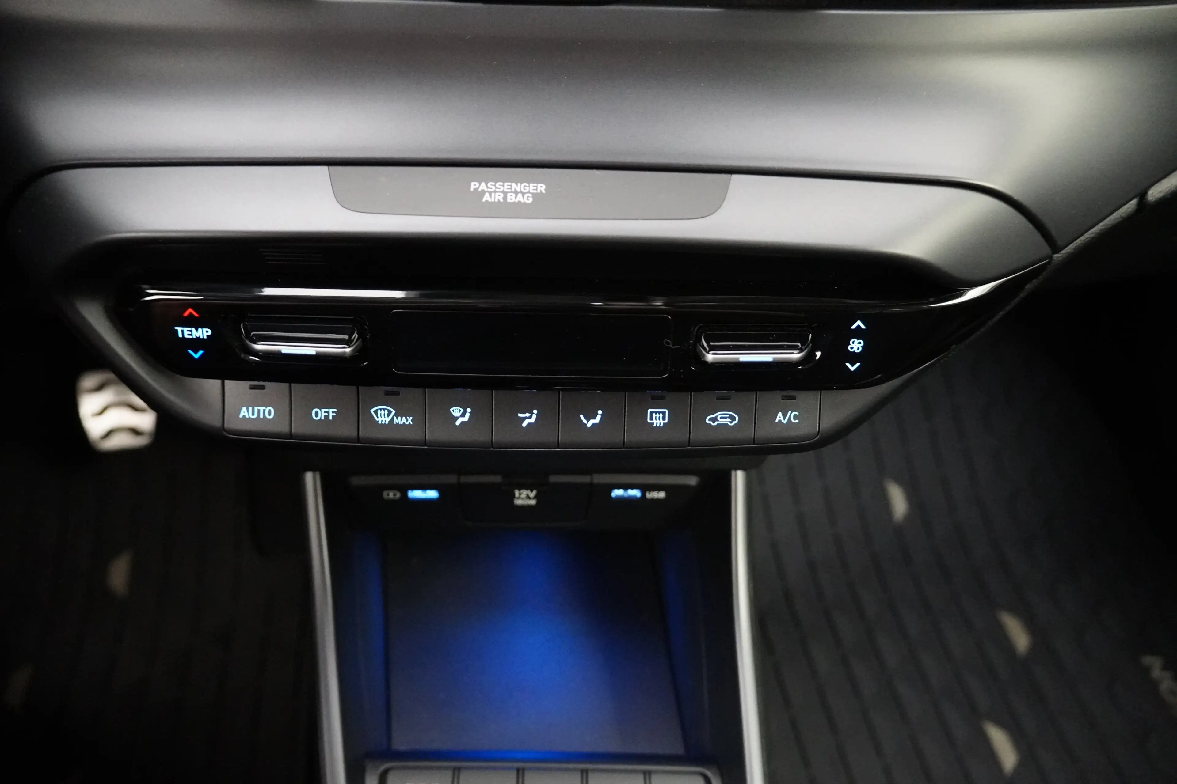 Hyundai BAYON 1,2 MPI i-Line Plus — photo 14