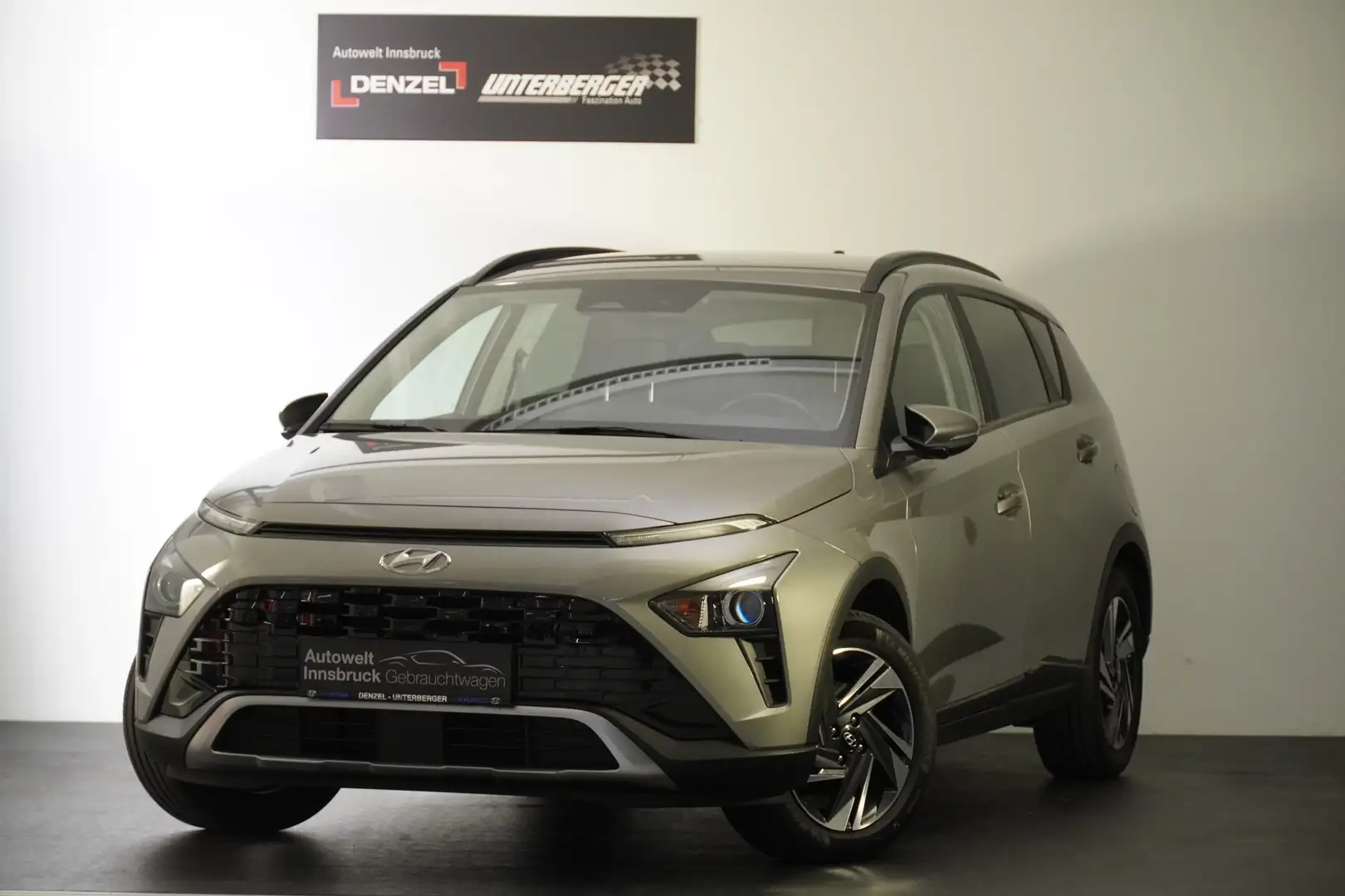 Hyundai BAYON 1,2 MPI i-Line Plus Grau - 2