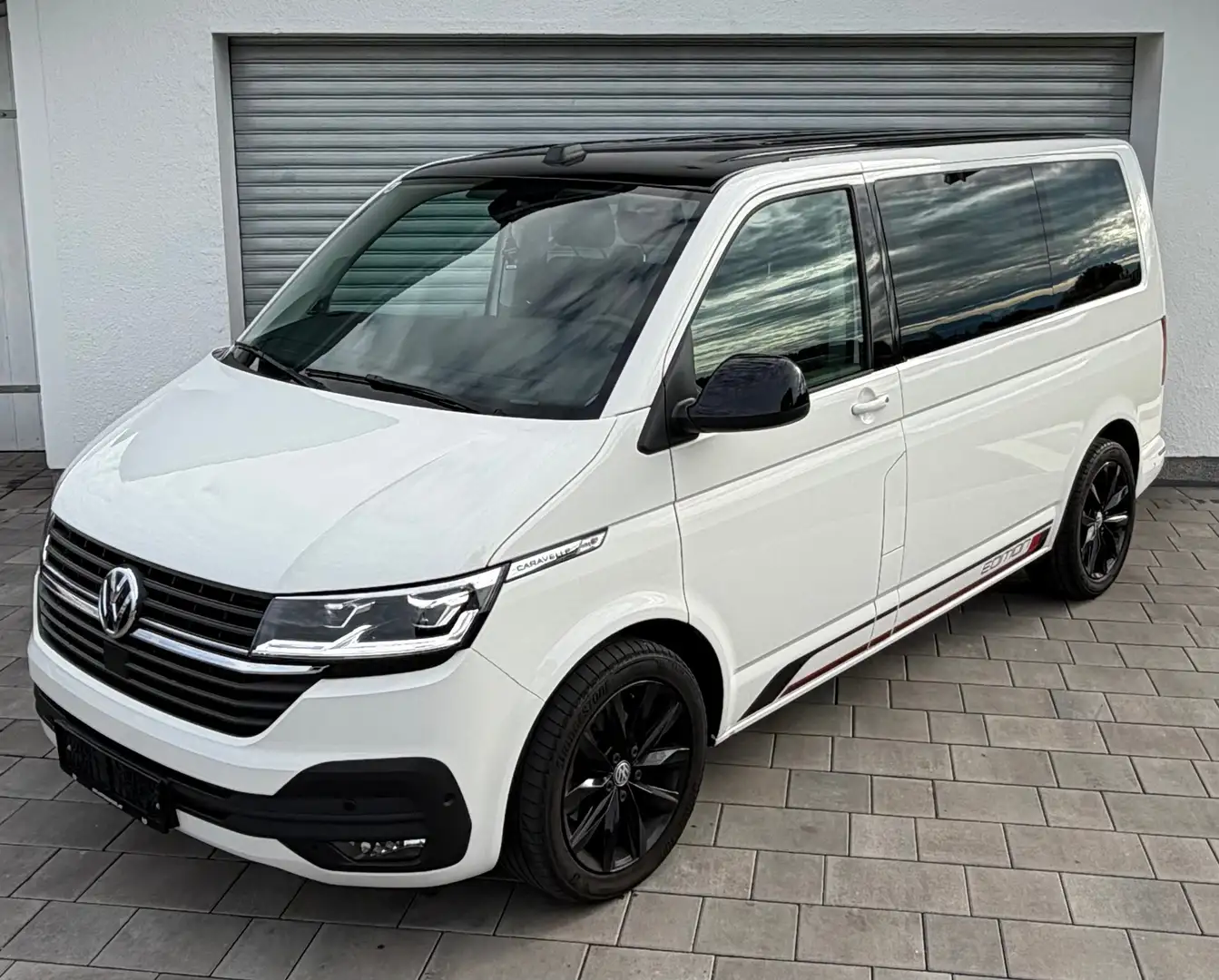 Volkswagen T6.1 Caravelle Edition 2,0 TDI DSG Weiß - 2