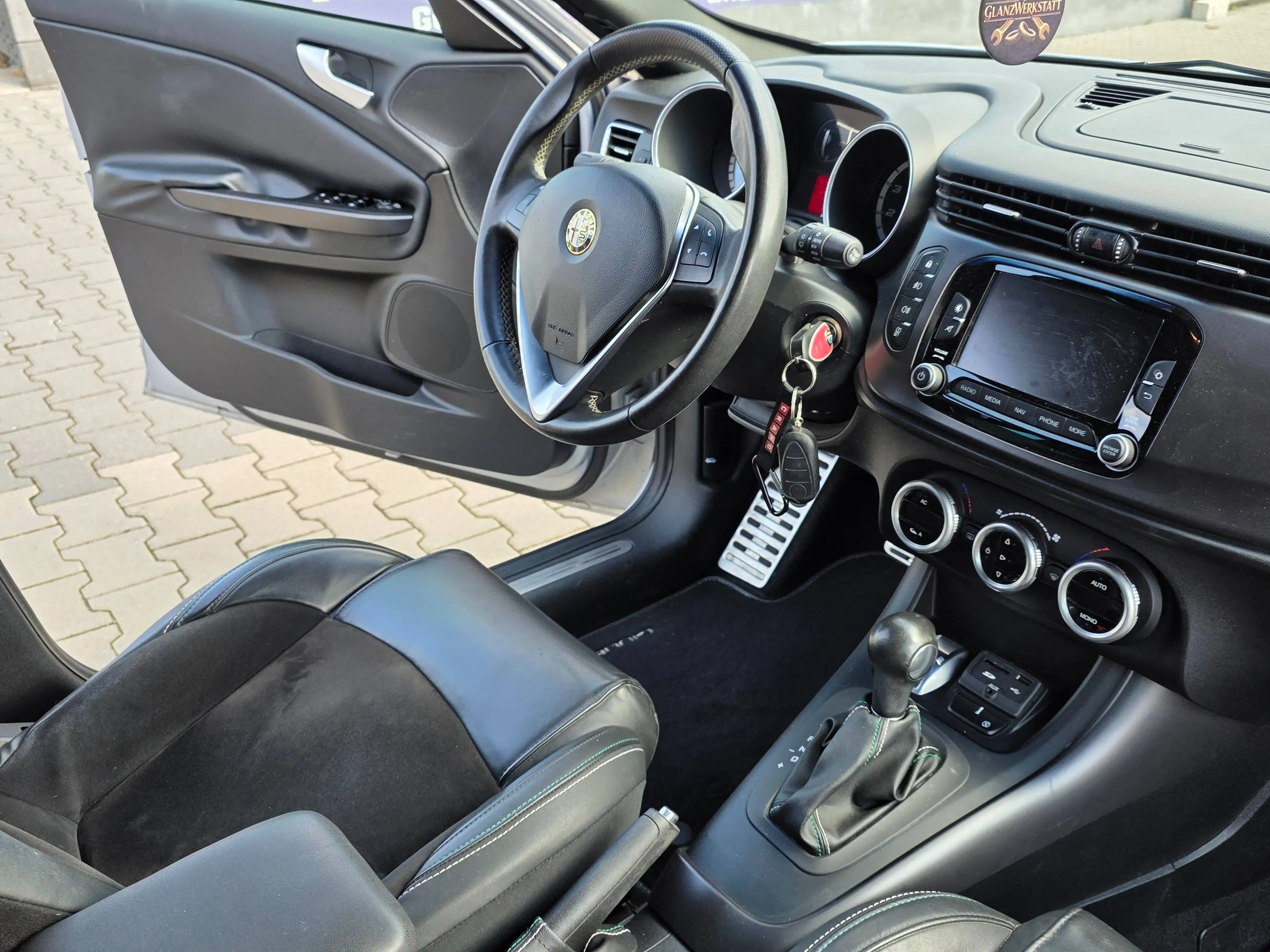 Alfa Romeo Giulietta Giulietta Turismo/Automatik/SHZ/PDC/Navi/Eu6/ZV — photo 14
