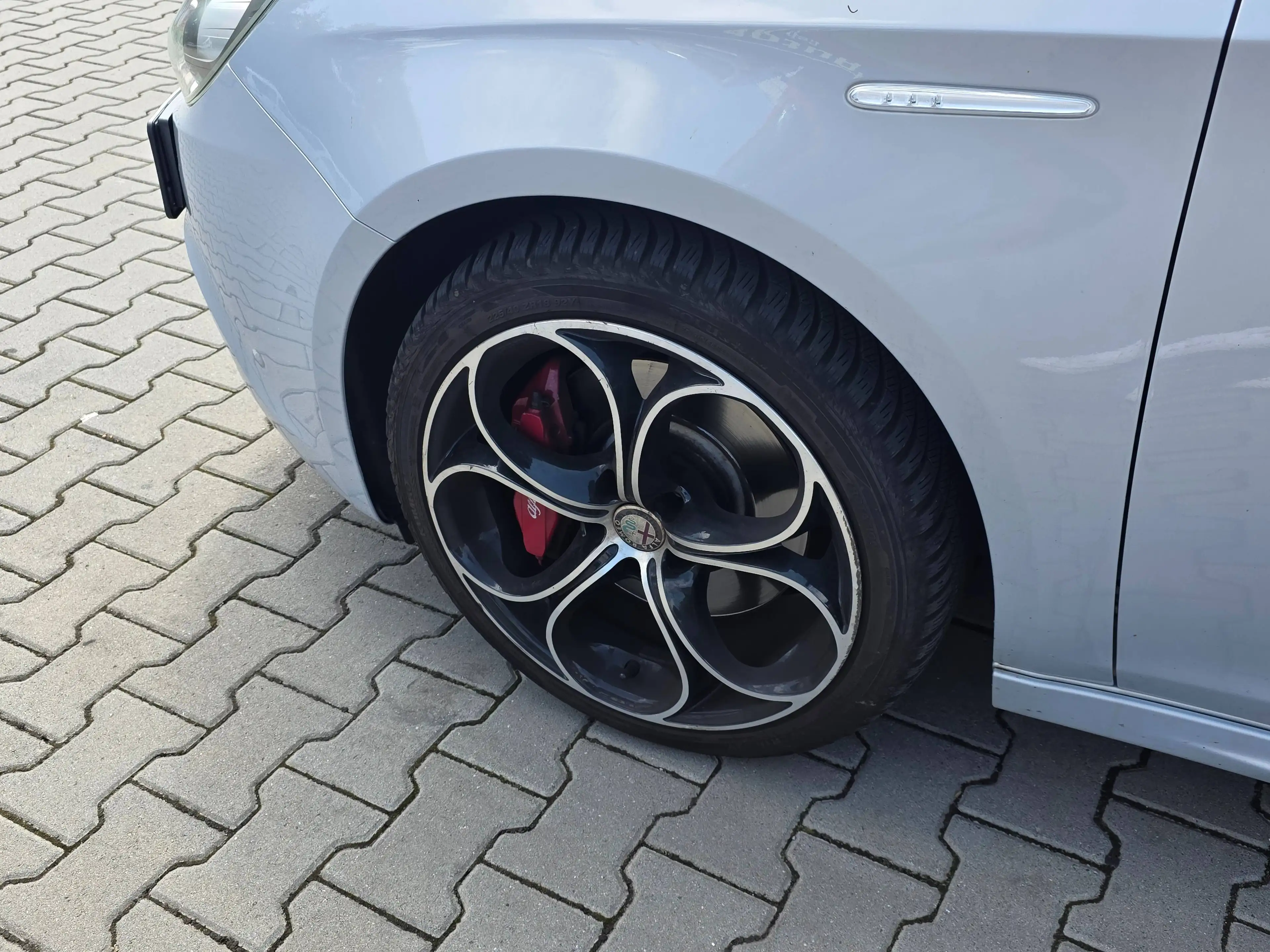 Alfa Romeo Giulietta Giulietta Turismo/Automatik/SHZ/PDC/Navi/Eu6/ZV — photo 8