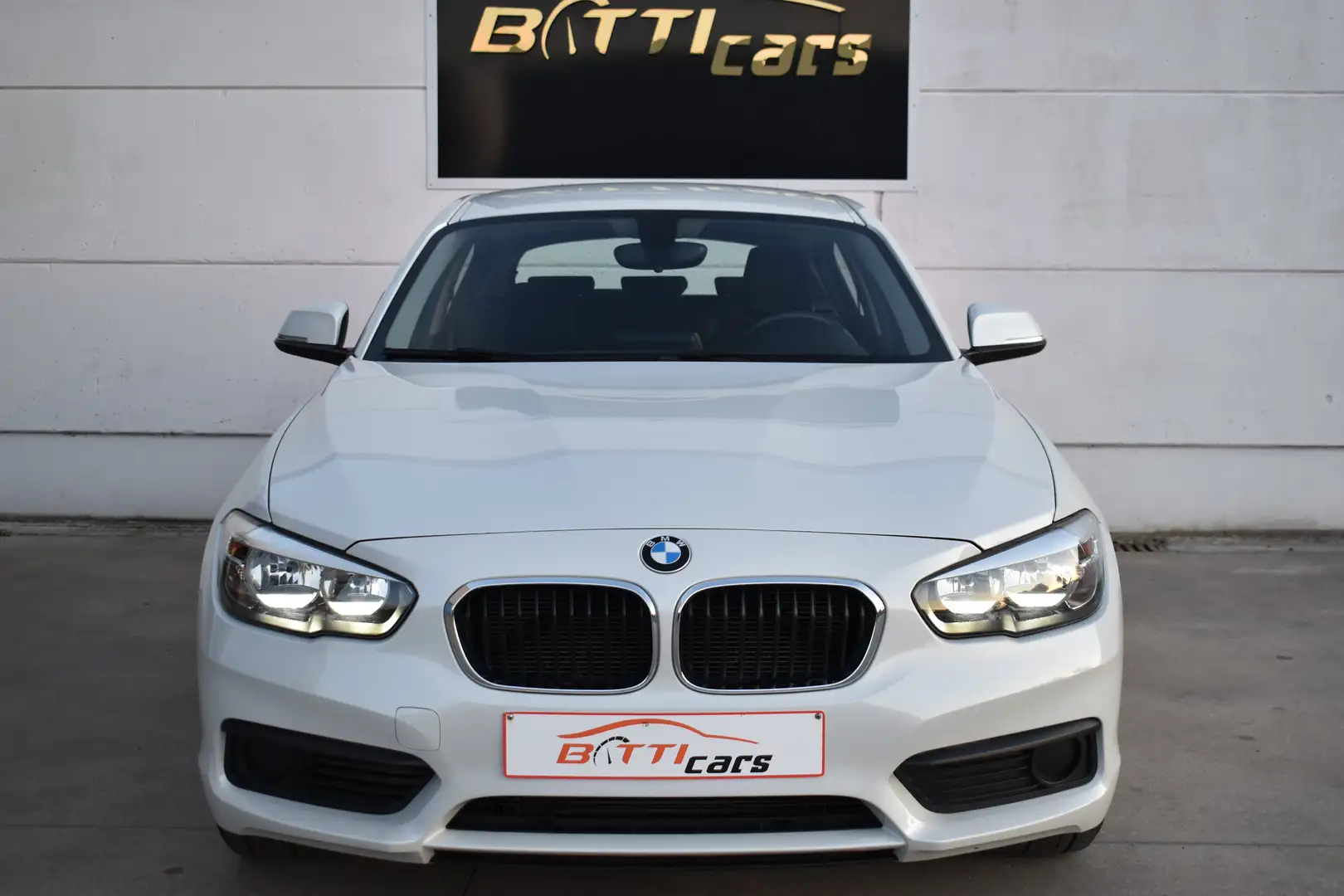 BMW 118 118i Automaat* Airco* Cruise Control* 17" velgen Blanc - 2