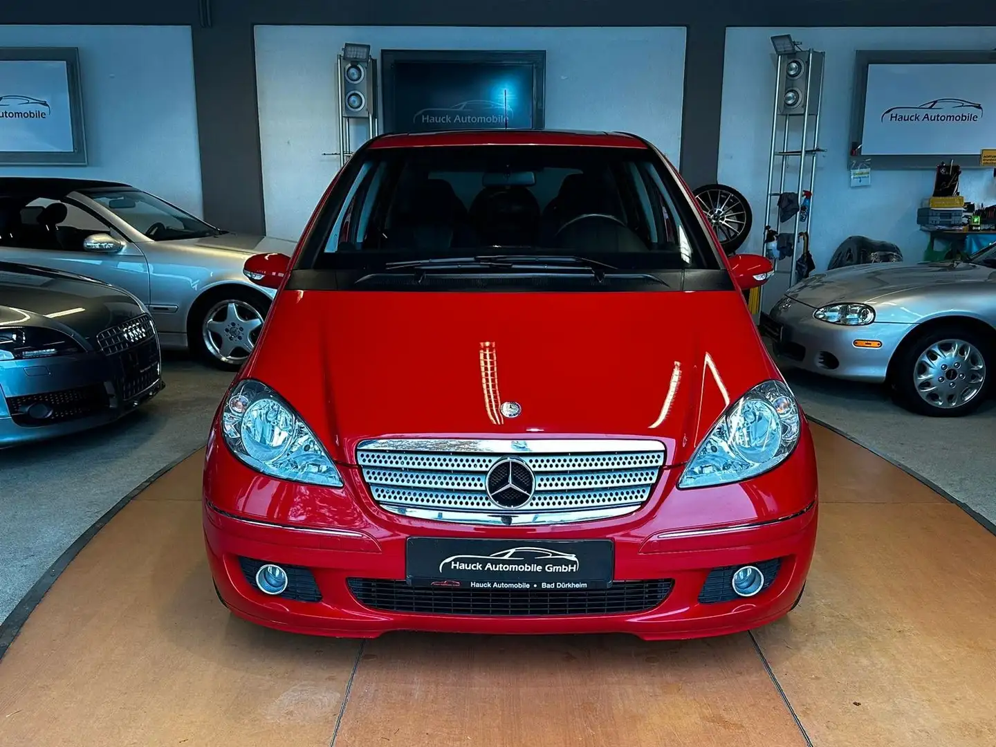 Mercedes-Benz A 200 Turbo AUTOMATIK/PANO/TLEDER/PDC/MFL Rouge - 2