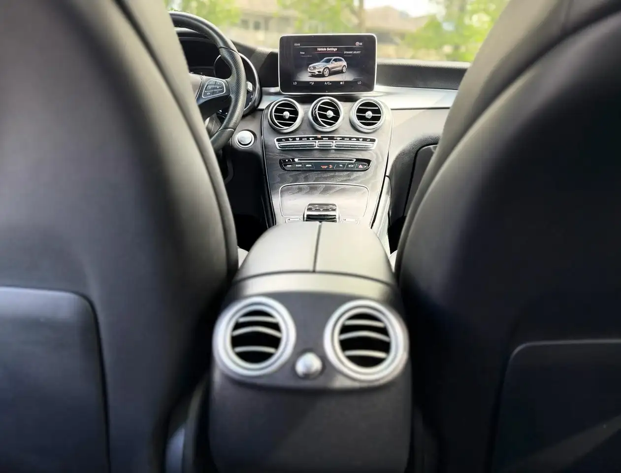 Mercedes-Benz GLC снимка Mercedes-Benz GLC