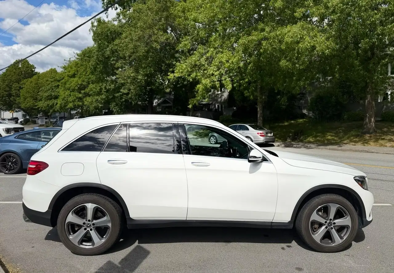 Mercedes-Benz GLC снимка Mercedes-Benz GLC
