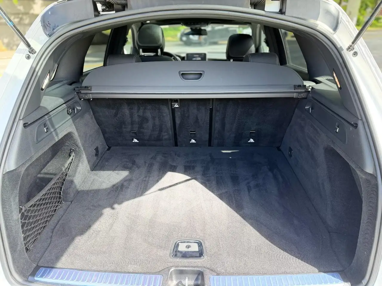 Mercedes-Benz GLC снимка Mercedes-Benz GLC