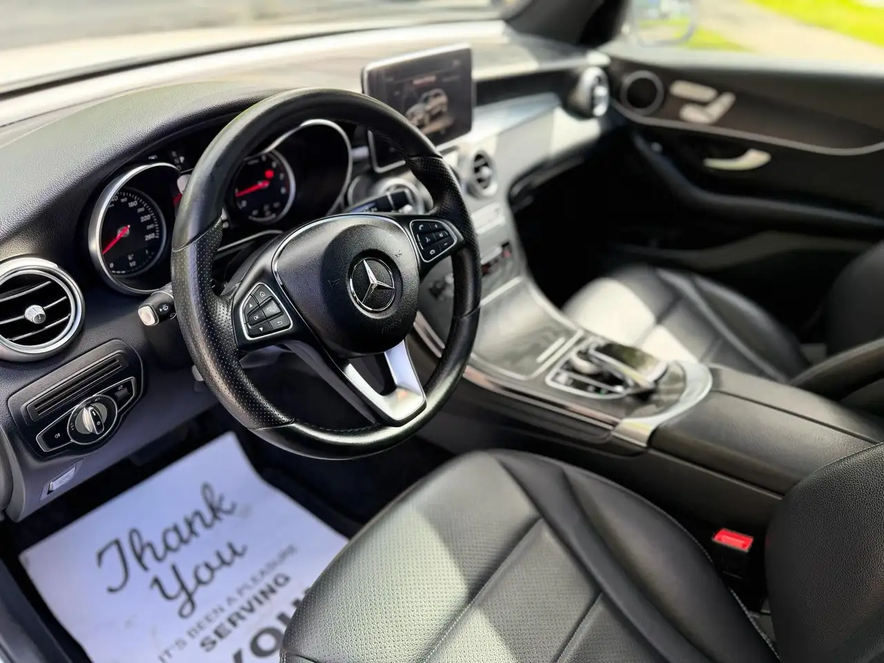 Mercedes-Benz GLC снимка Mercedes-Benz GLC