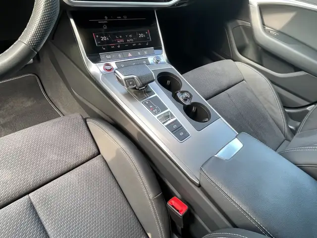 Audi S6 view 14