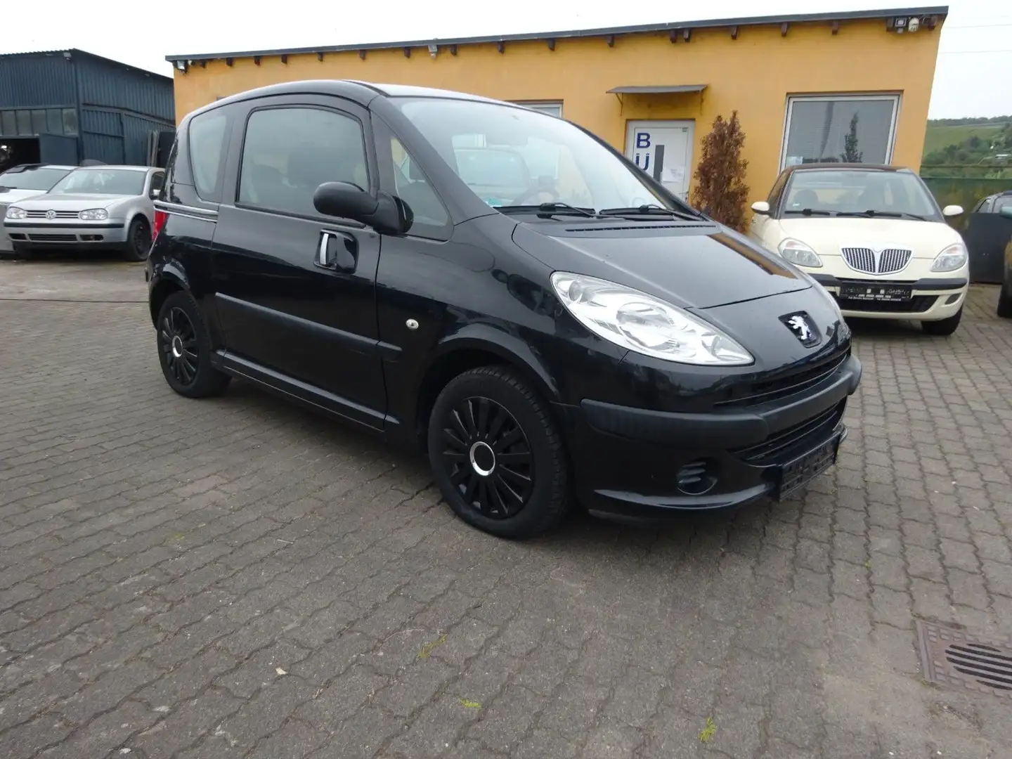 Peugeot 1007 1,4HDI  Tüv neu!! Negru - 1