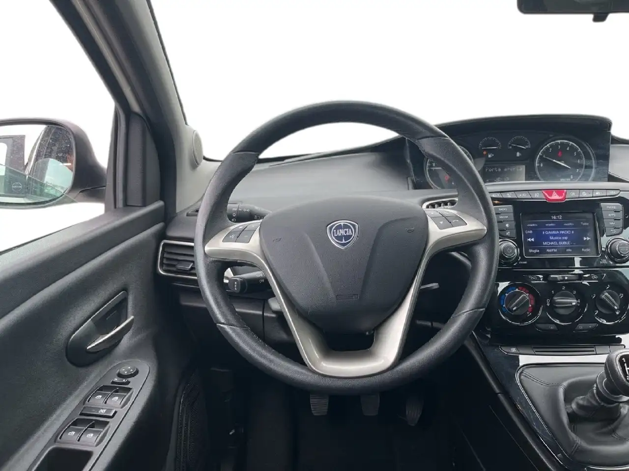 Lancia Ypsilon 2021 — фото 11