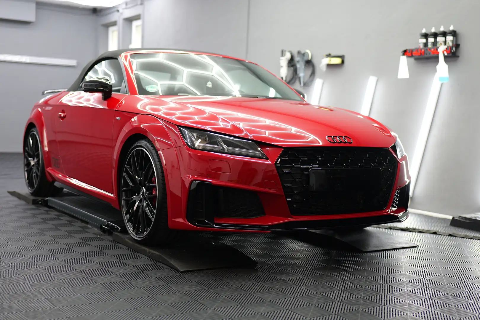 Audi TT Roadster 45 TFSI quattro S tronic Rot - 1