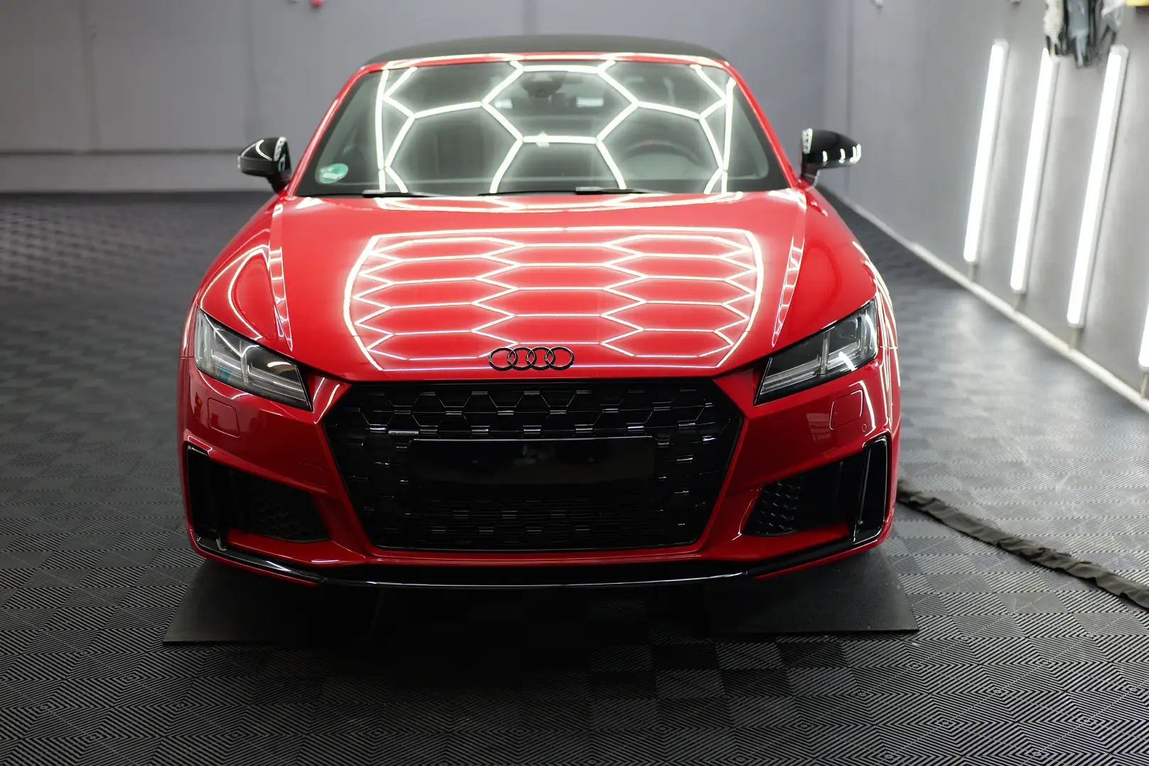 Audi TT Roadster 45 TFSI quattro S tronic Rot - 2