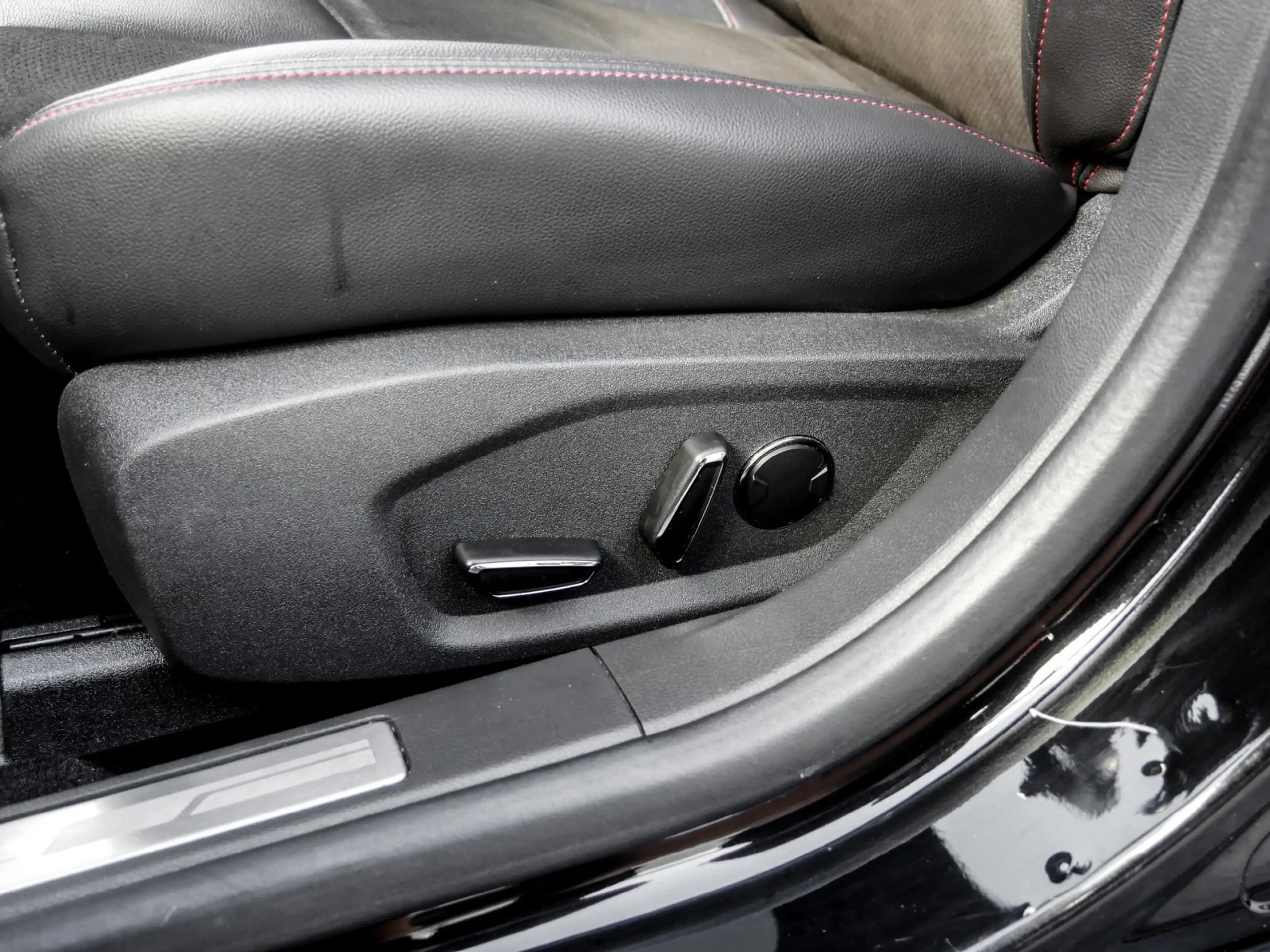 Ford Mondeo Turnier ST-Line LED Navi AHK ACC Pano Keyless — photo 13