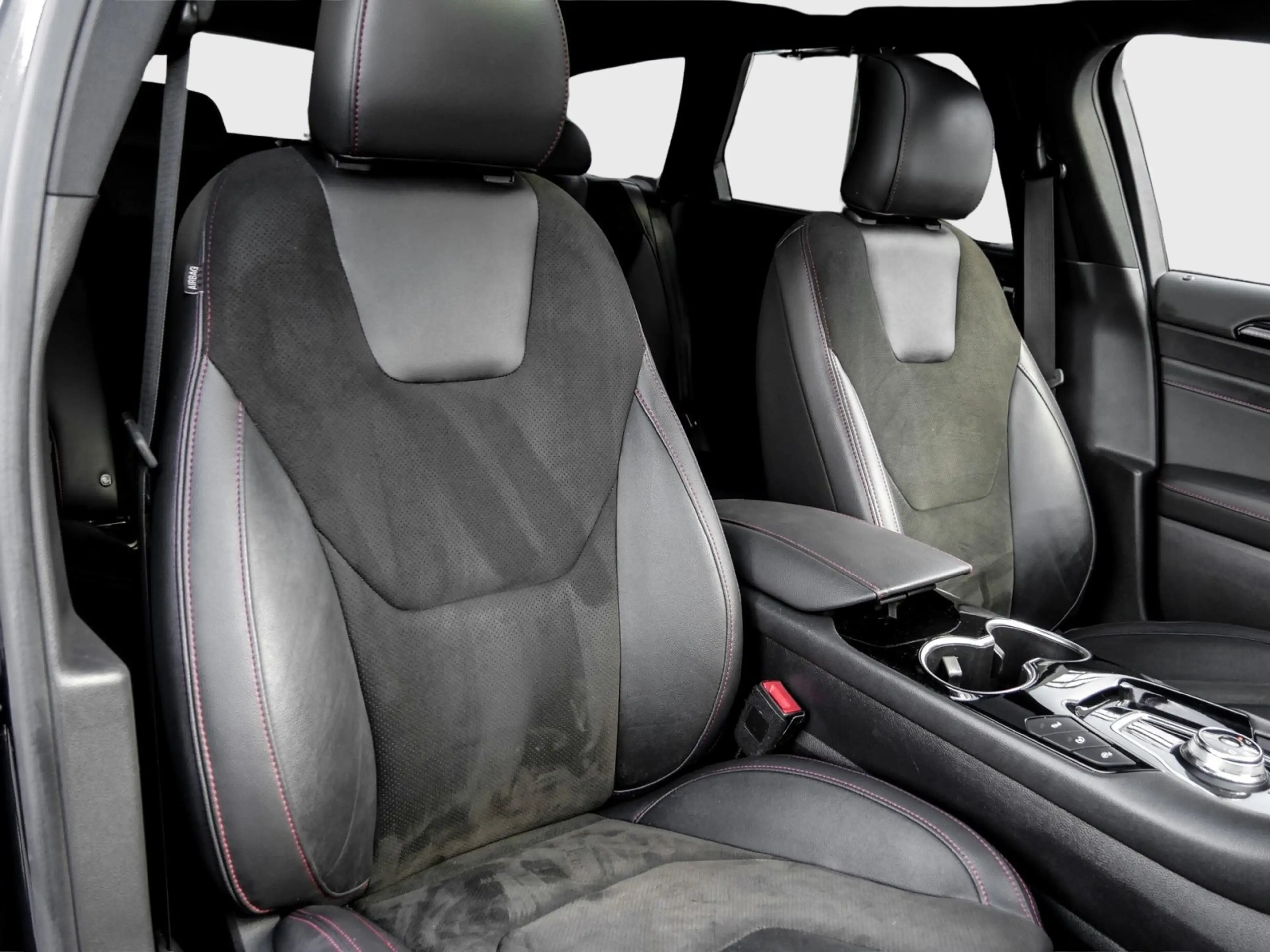 Ford Mondeo Turnier ST-Line LED Navi AHK ACC Pano Keyless — photo 6