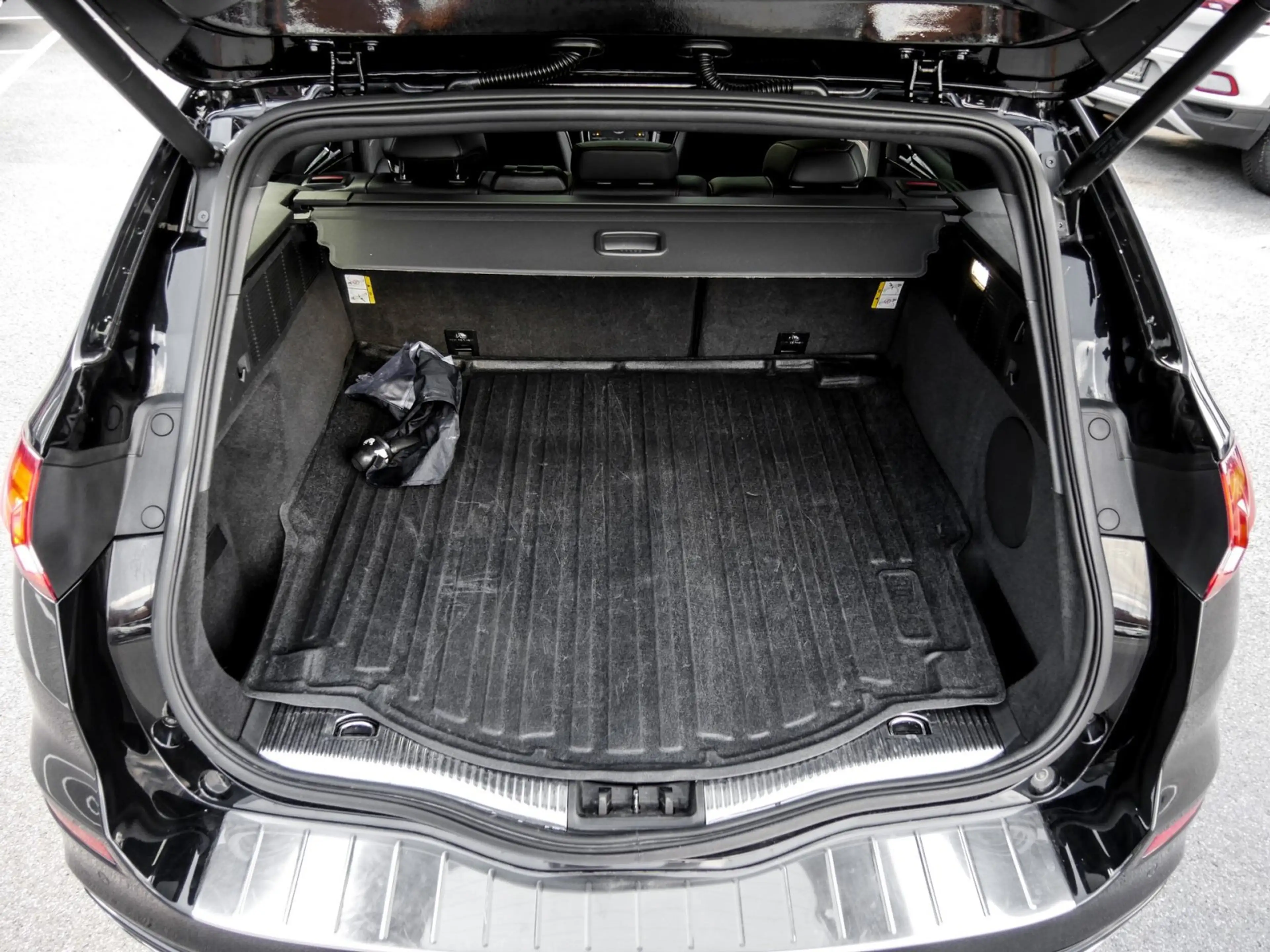 Ford Mondeo Turnier ST-Line LED Navi AHK ACC Pano Keyless — photo 15