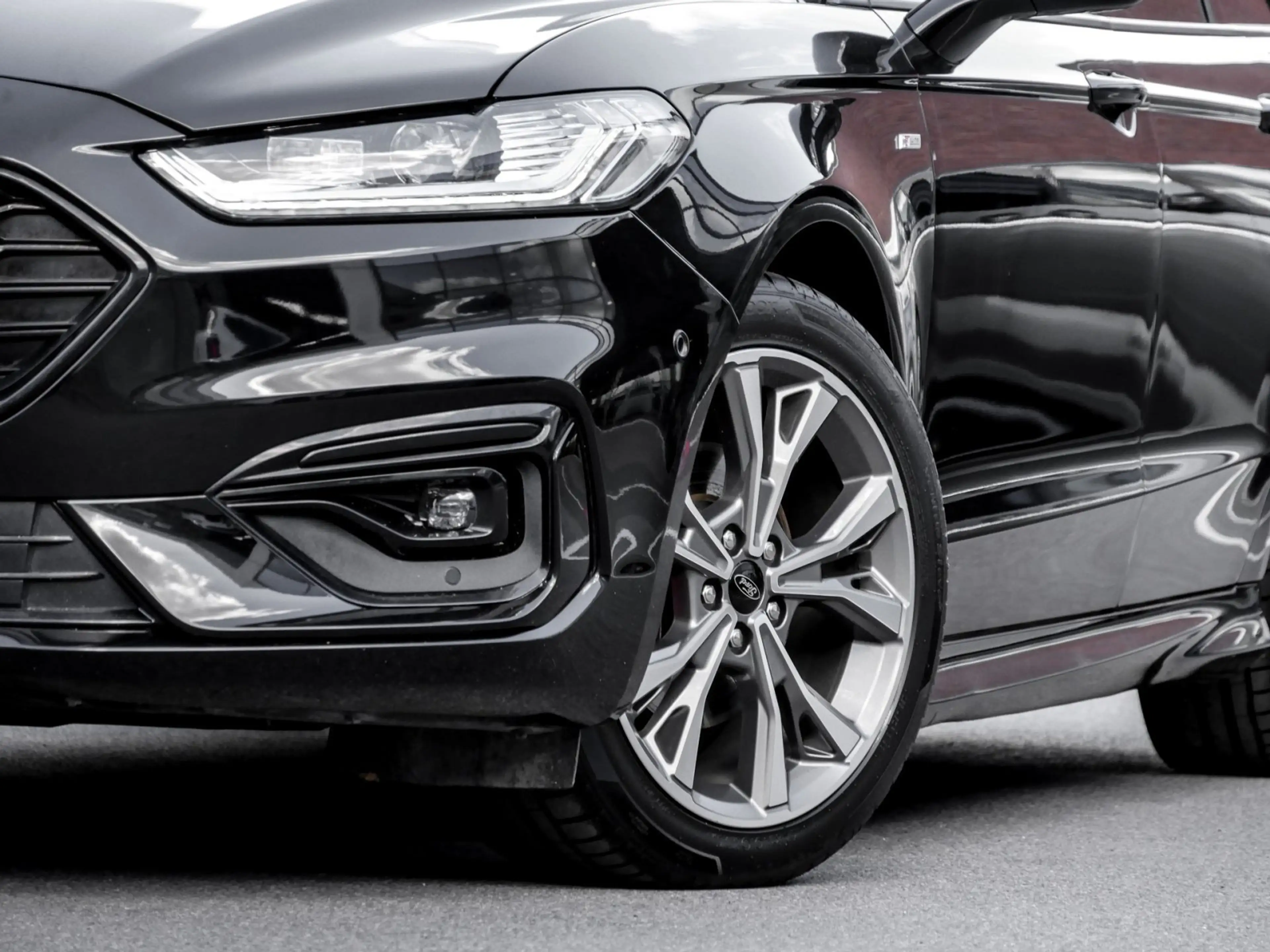 Ford Mondeo Turnier ST-Line LED Navi AHK ACC Pano Keyless — photo 5