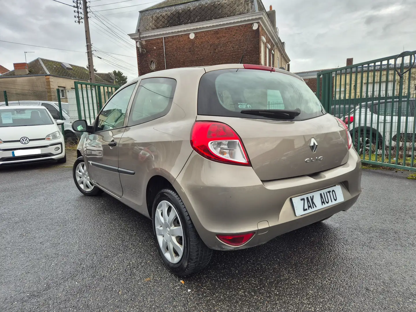Renault Clio Clio III 1.2 16V 75 eco2 Expression Clim Euro 5 Beige - 2