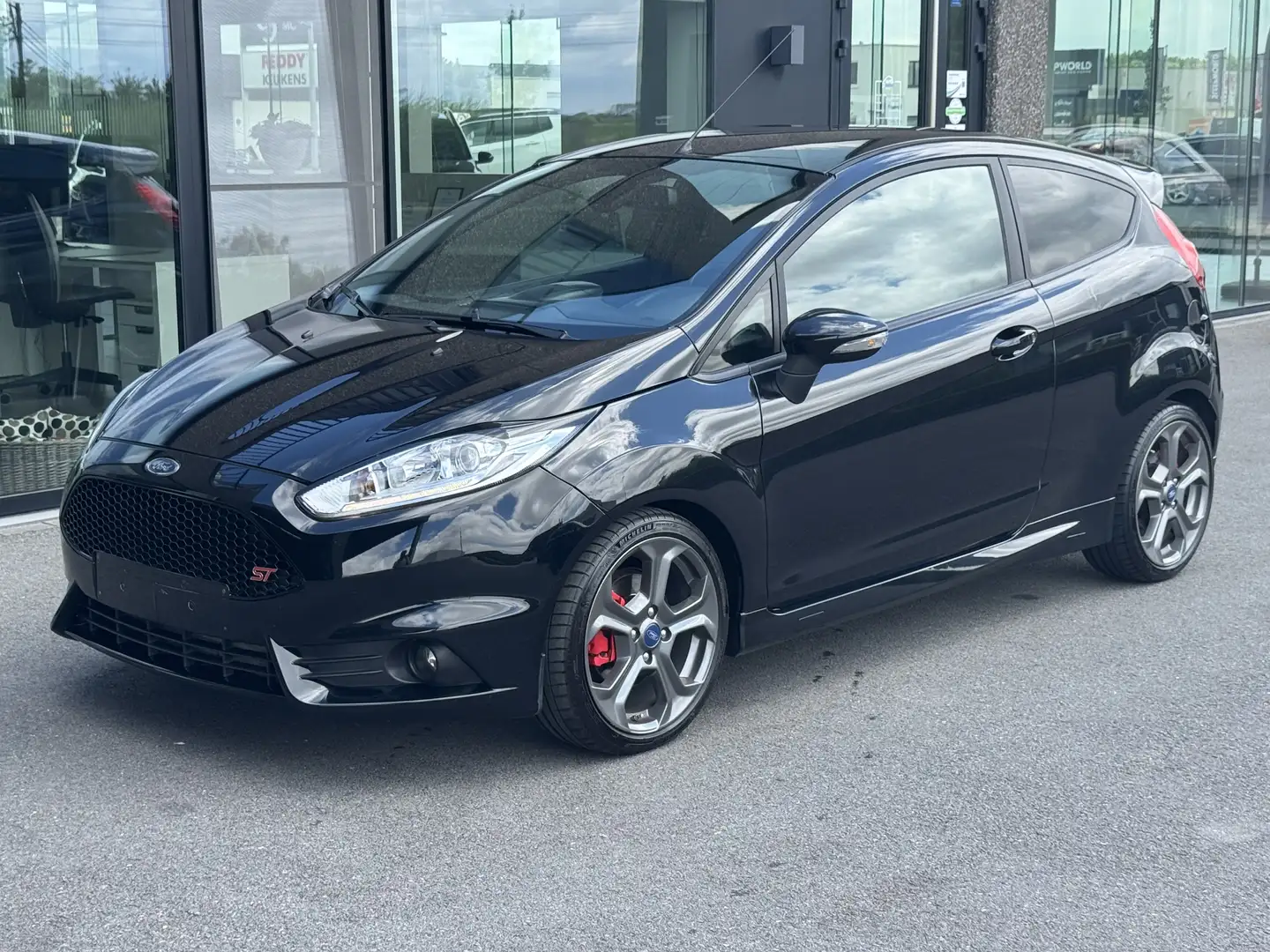 Ford Fiesta Fiesta ST 1.6 EcoBoost - 184 PK | GPS + CAMERA | Zwart - 2