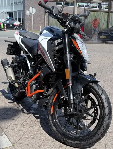 KTM 390 Duke - foto 7