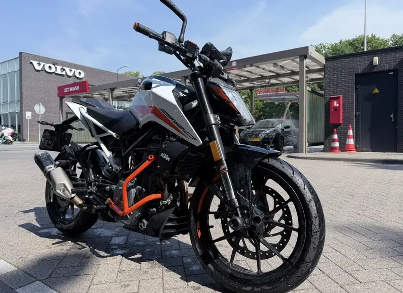 KTM 390 Duke - foto 8