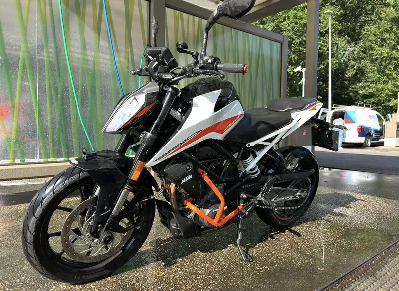 KTM 390 Duke - foto 2
