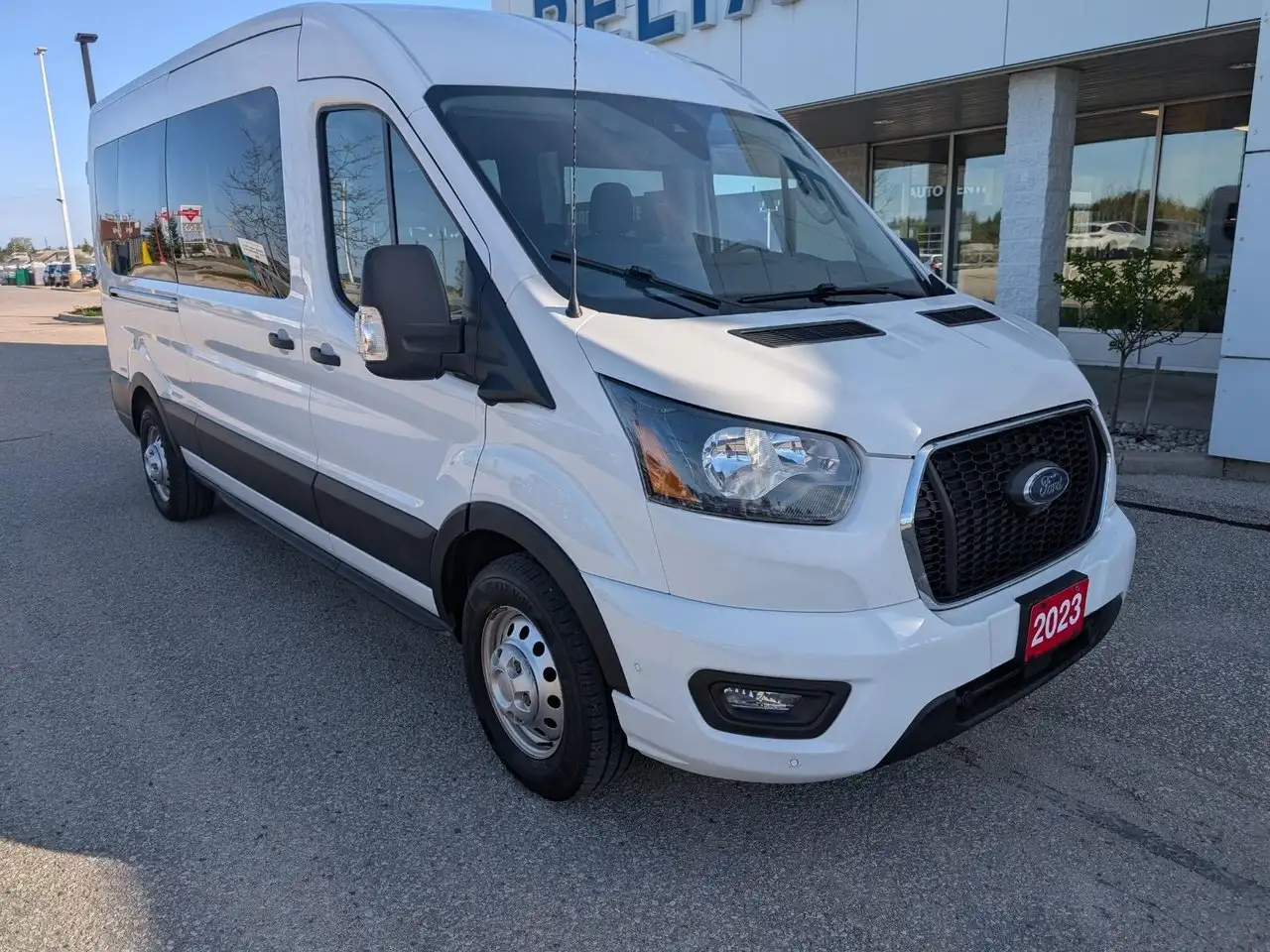 Ford Transit Passenger Wagon снимка Ford Transit Passenger Wagon