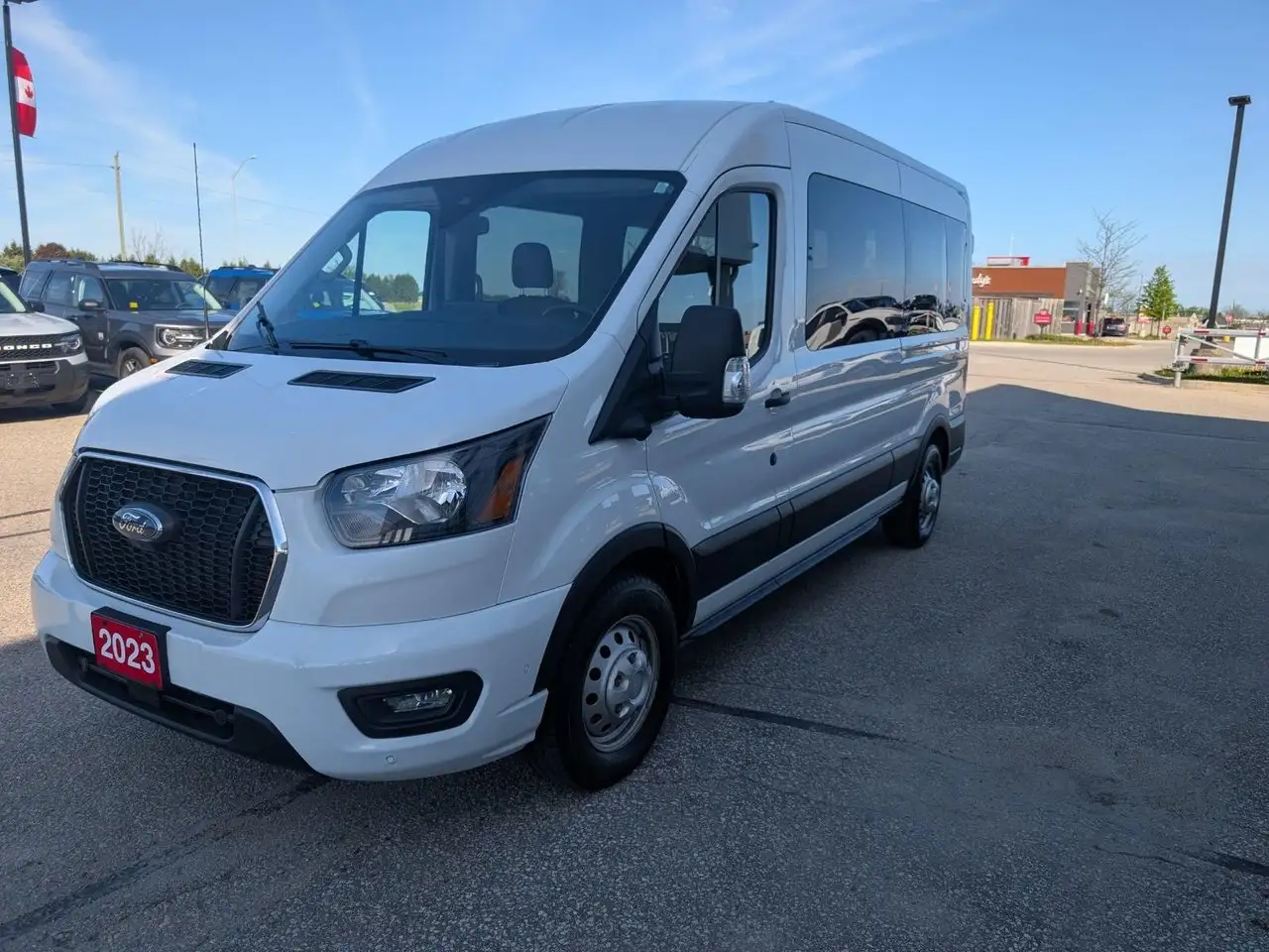 Ford Transit Passenger Wagon снимка Ford Transit Passenger Wagon