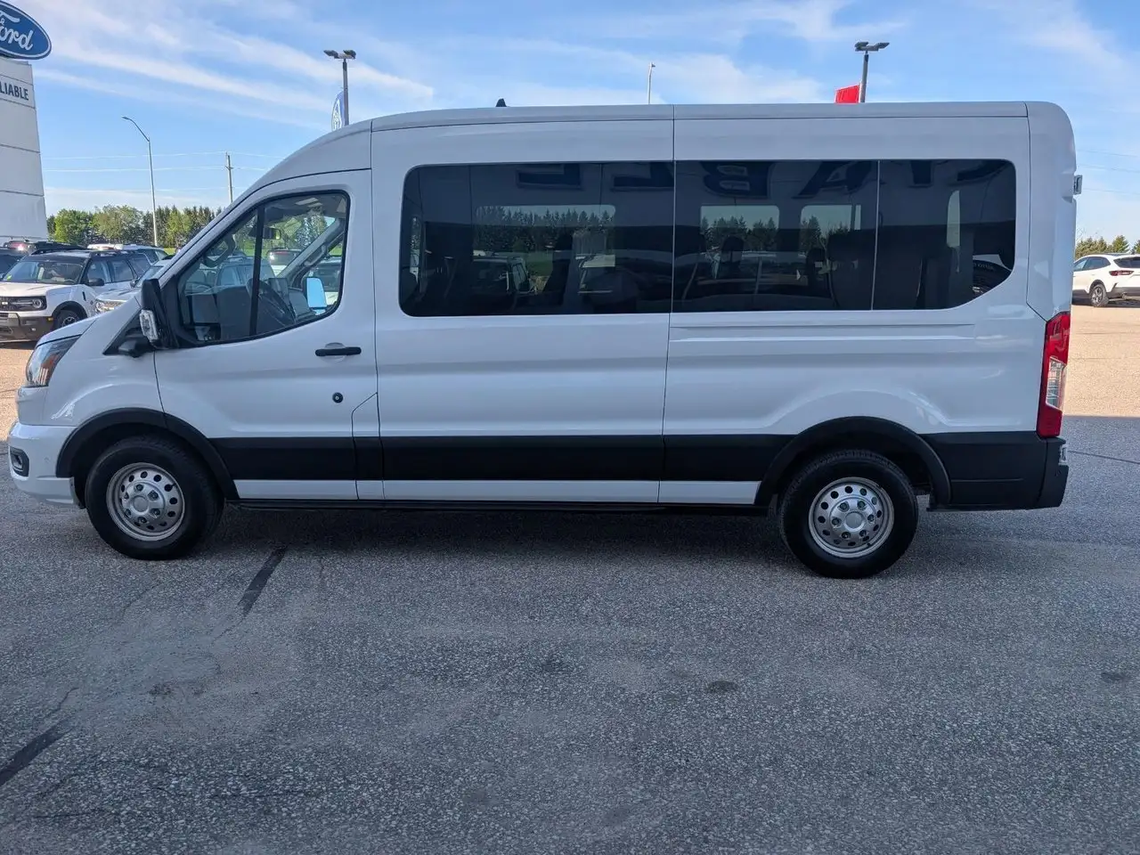 Ford Transit Passenger Wagon снимка Ford Transit Passenger Wagon