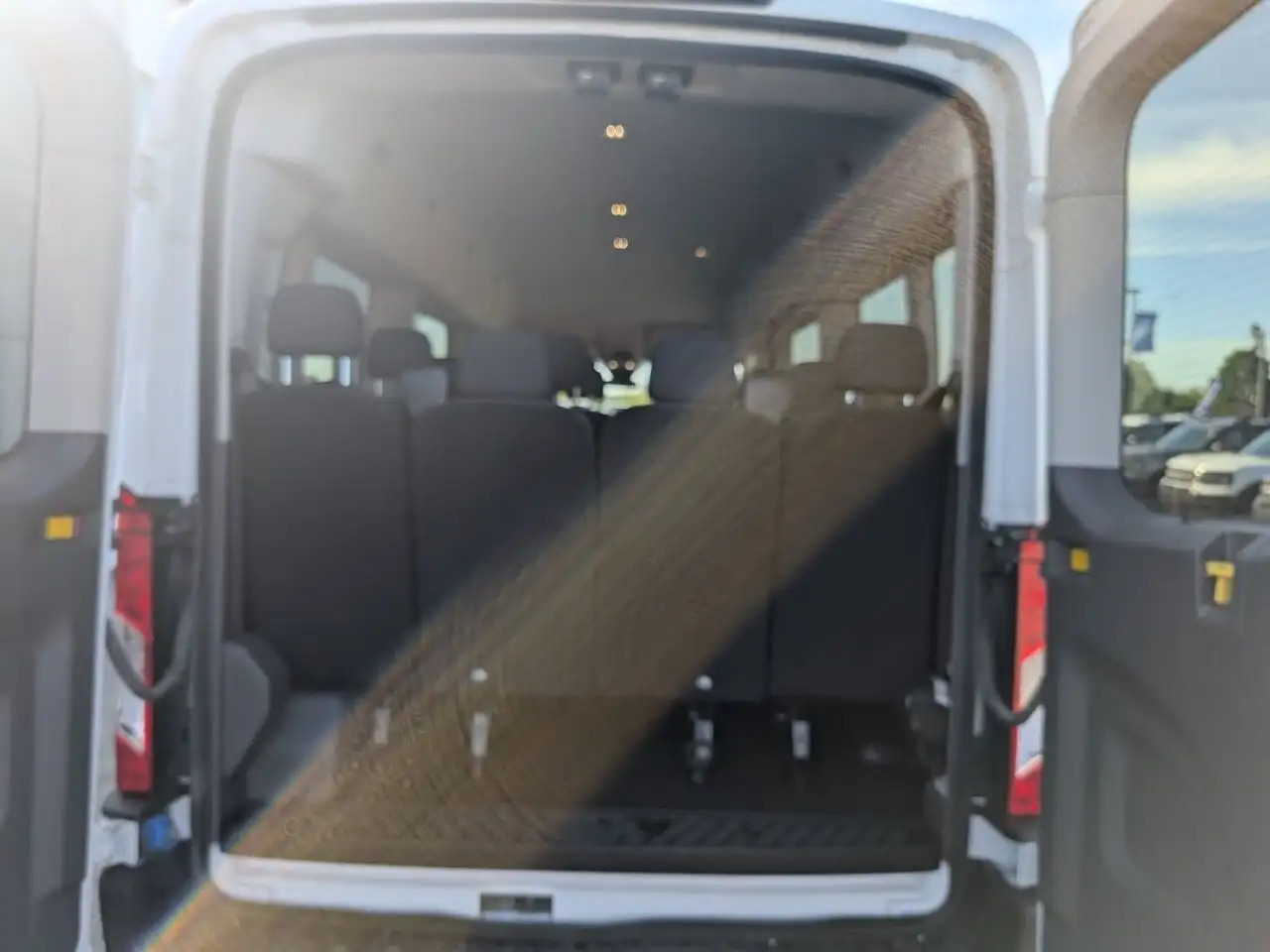 Ford Transit Passenger Wagon снимка Ford Transit Passenger Wagon