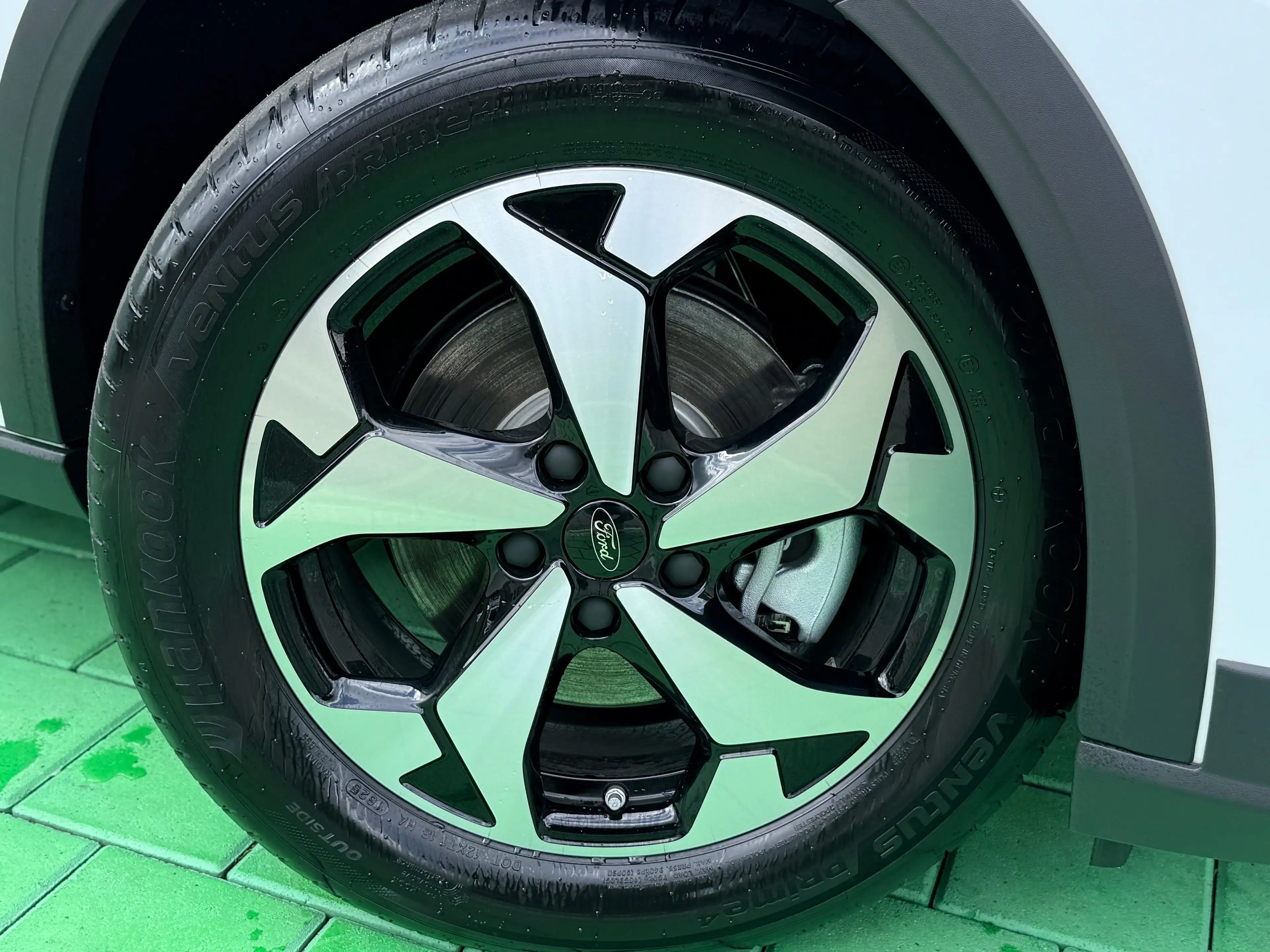 Ford Grand Tourneo Connect 2.0 Active 4x4 m Pano-Dach u Rückfahrk — photo 5