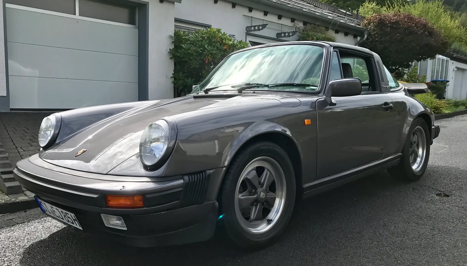 Porsche 911 911 Carrera Targa Grau - 2