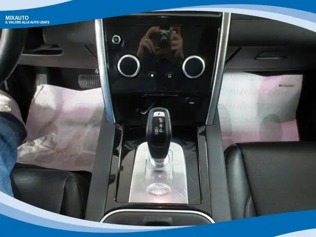 Land Rover Discovery Sport view 7