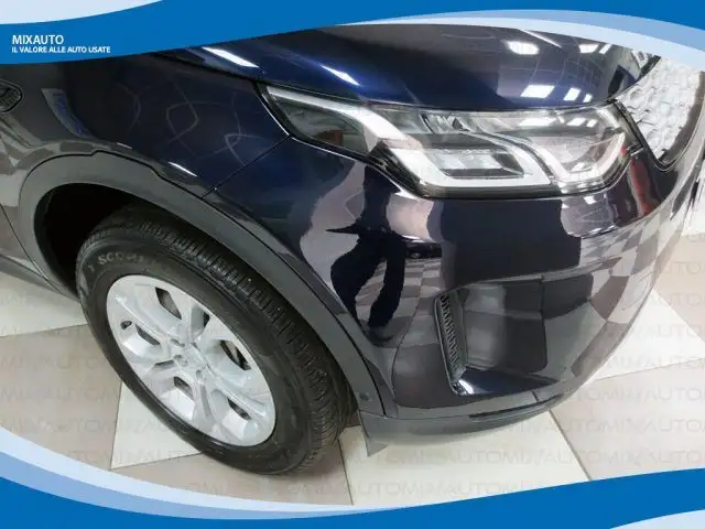Land Rover Discovery Sport view 13