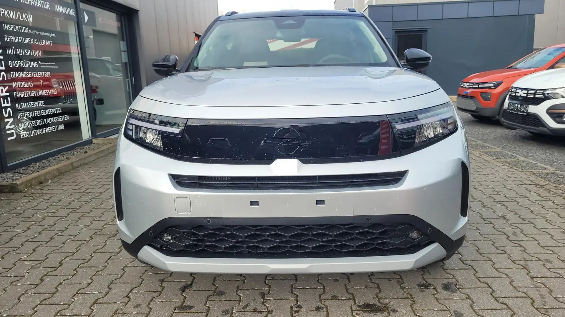 Opel Frontera Ultimate 1.2 107 kW Ultimate*LED*Navi*Shzg*BFS*... Silber - 2