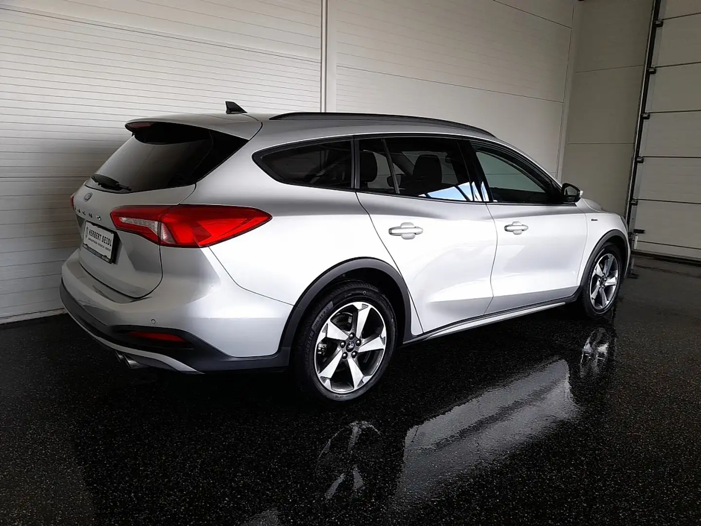 Ford Focus TURNIER ACTIVE 1,5 EcoBlue Aut. *LED / NAVI / A... Argent - 2