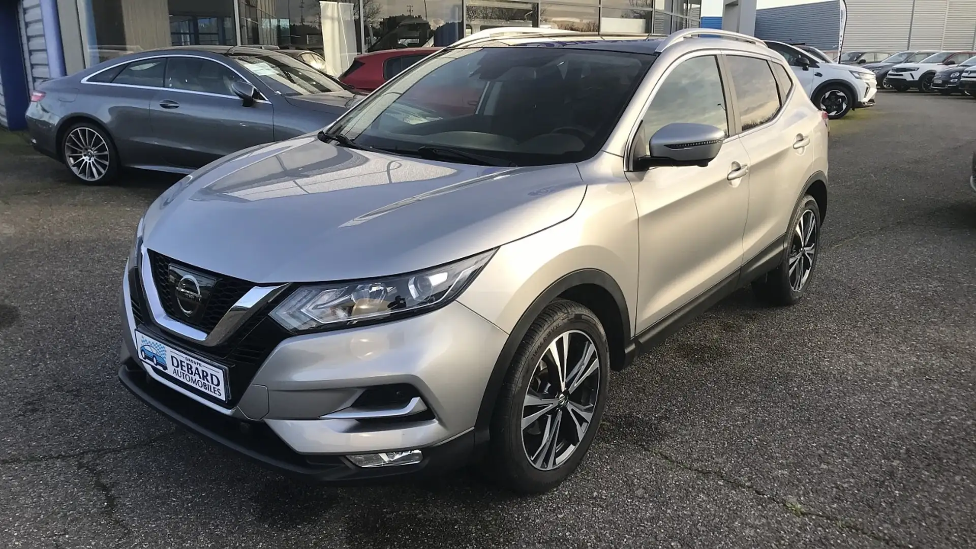 Nissan Qashqai 1.2L DIG-T 115CH N-CONNECTA 129G Grijs - 1