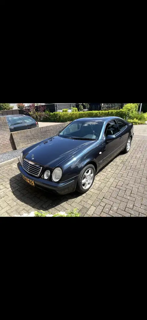 Mercedes-Benz CLK 200 Sport Modrá - 2