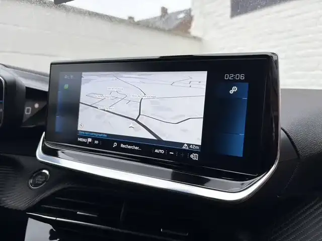 Peugeot 2008 view 11