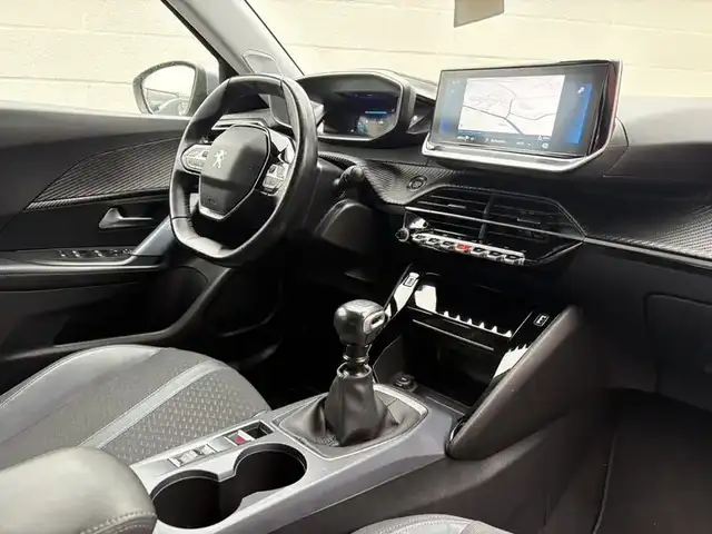 Peugeot 2008 view 12