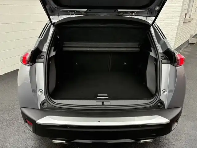 Peugeot 2008 view 9