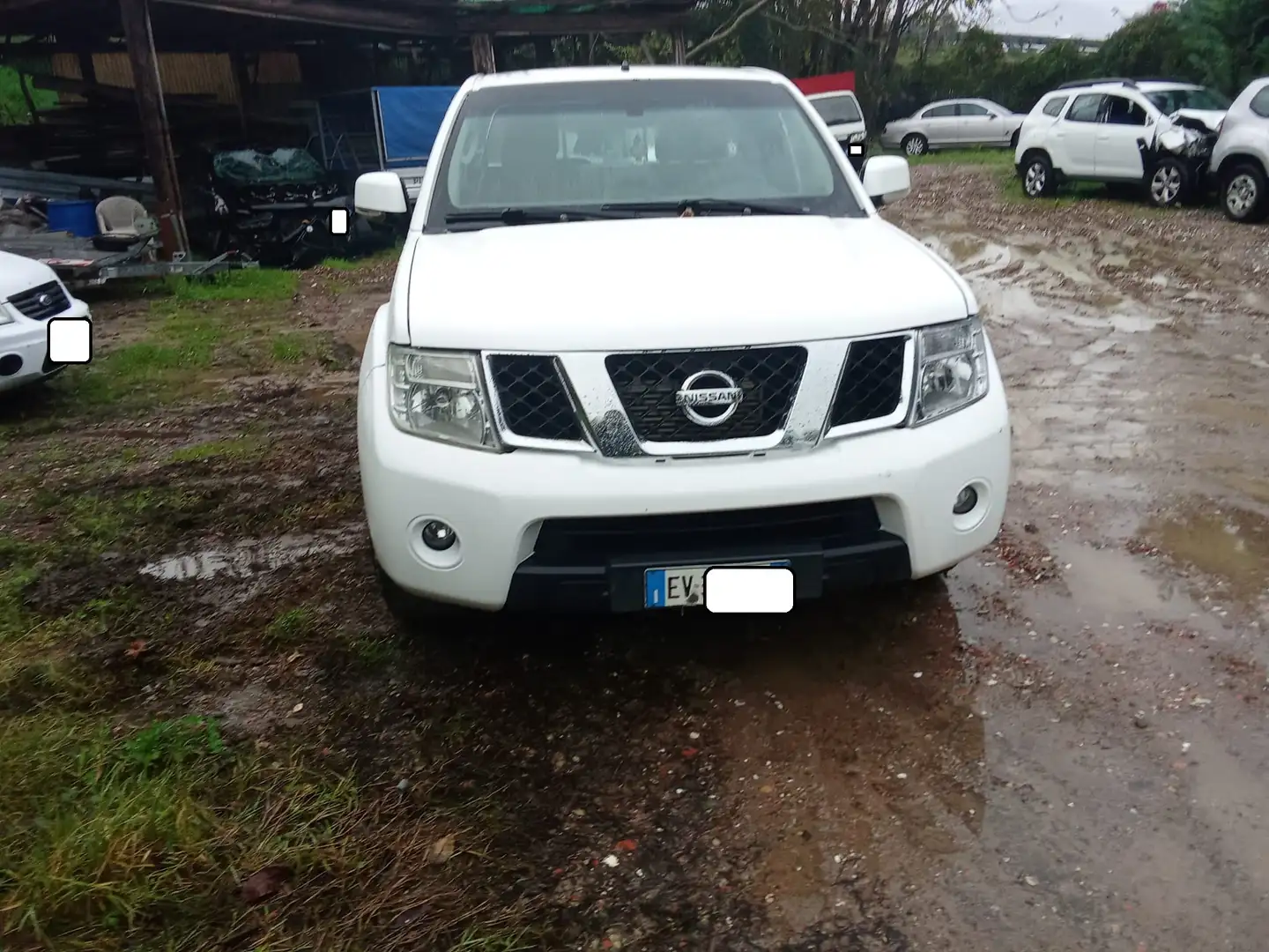 Nissan Navara Navara  2.5 dci 190cv Motore Rotto Bianco - 2