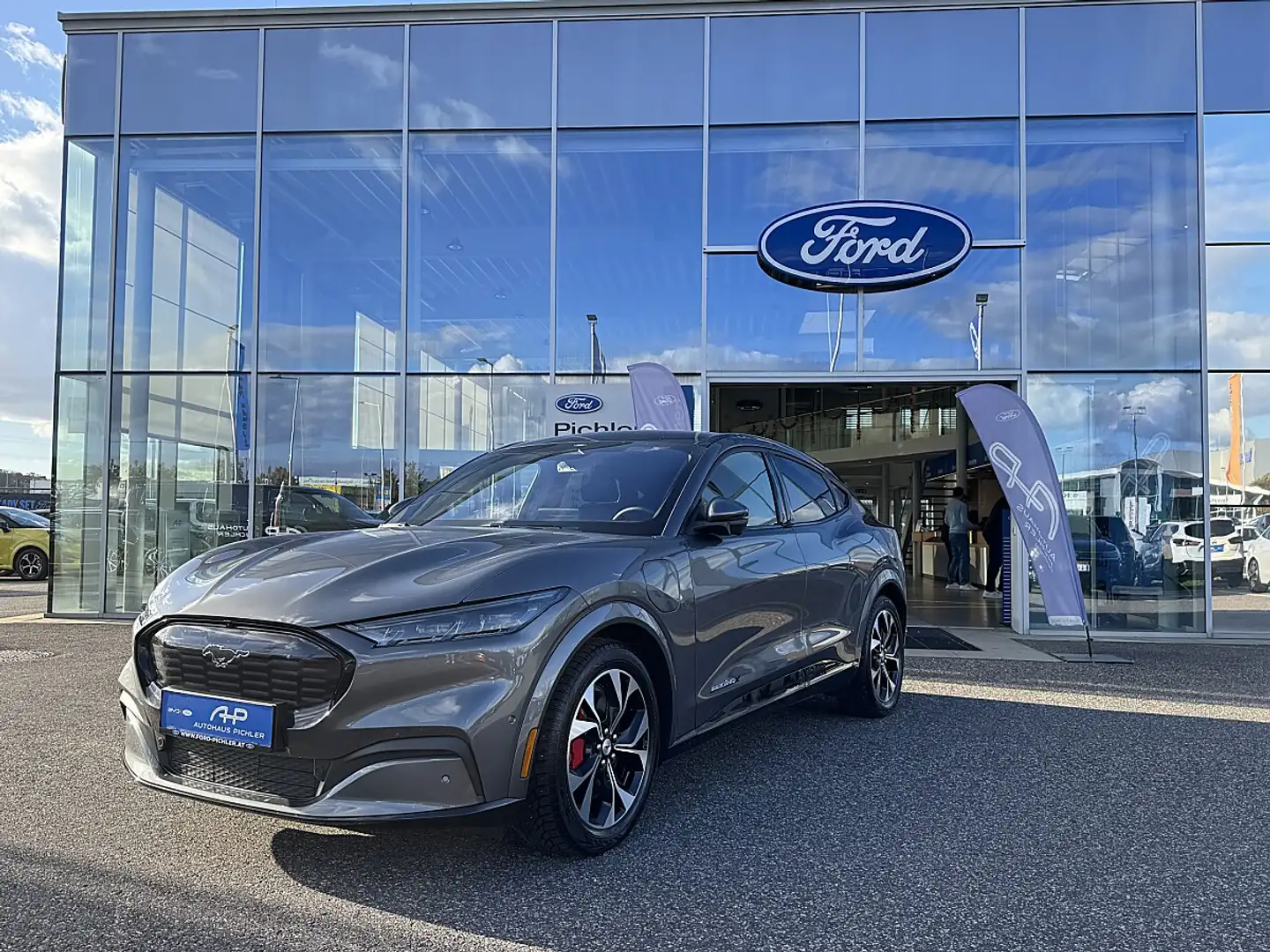 Ford Mustang Mach-E 88kWh AWD Elektro Extended Range / ACC / 360° K... Grau - 2